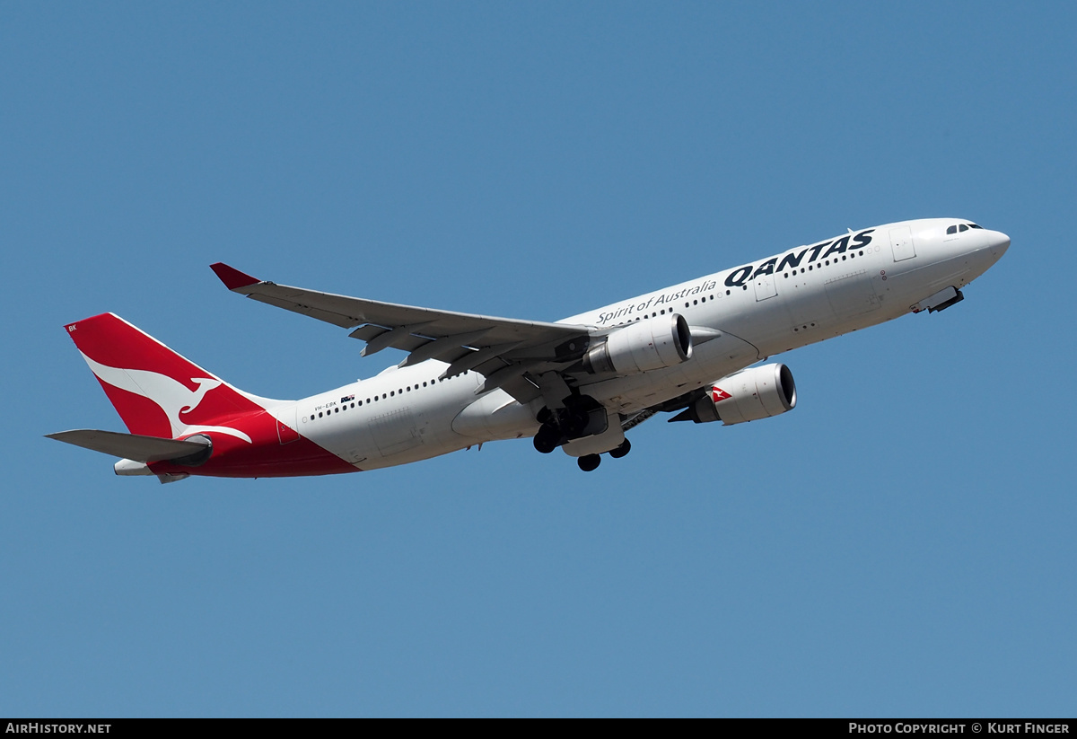 Aircraft Photo of VH-EBK | Airbus A330-202 | Qantas | AirHistory.net #519648
