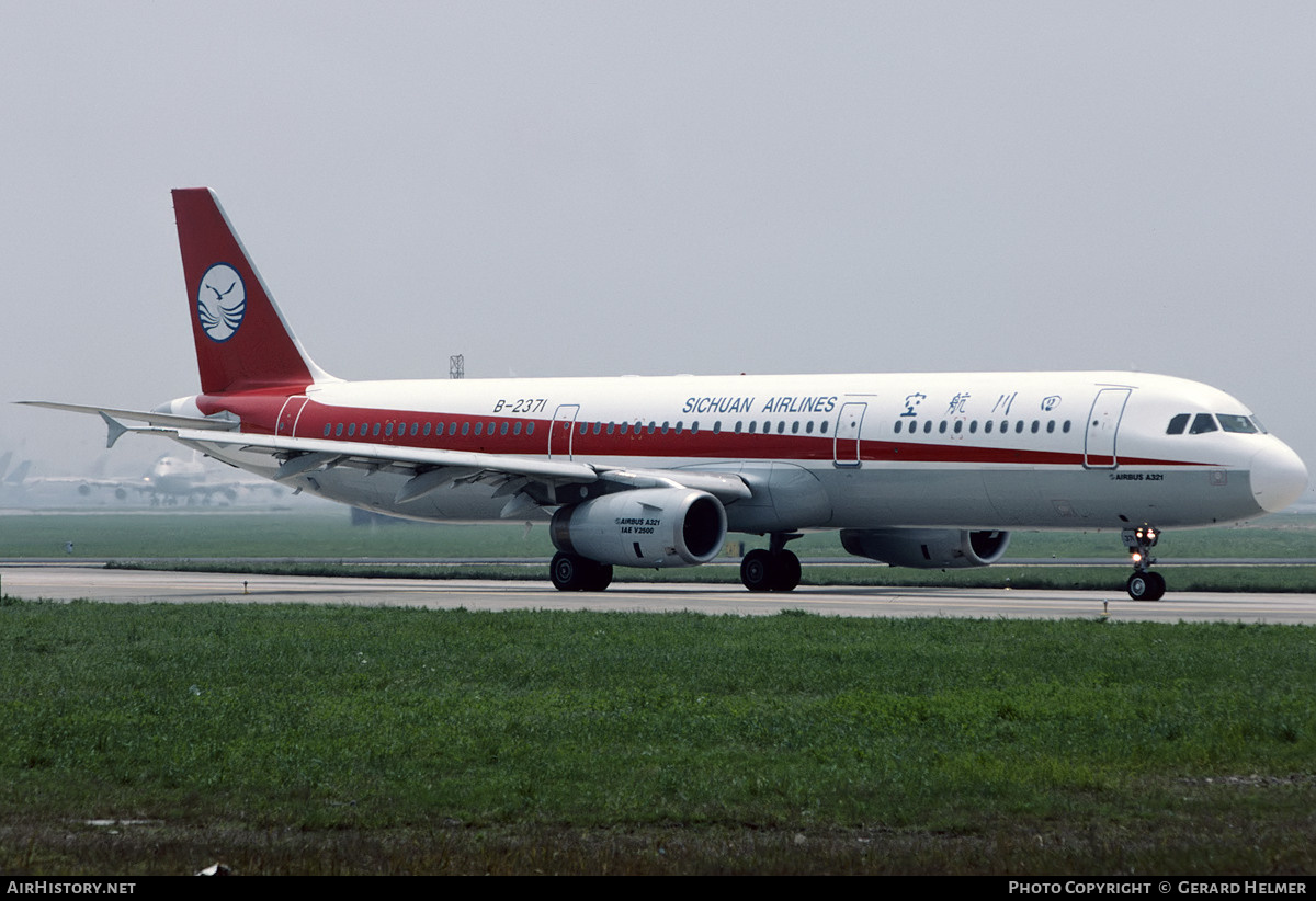 Aircraft Photo of B-2371 | Airbus A321-231 | Sichuan Airlines | AirHistory.net #519683