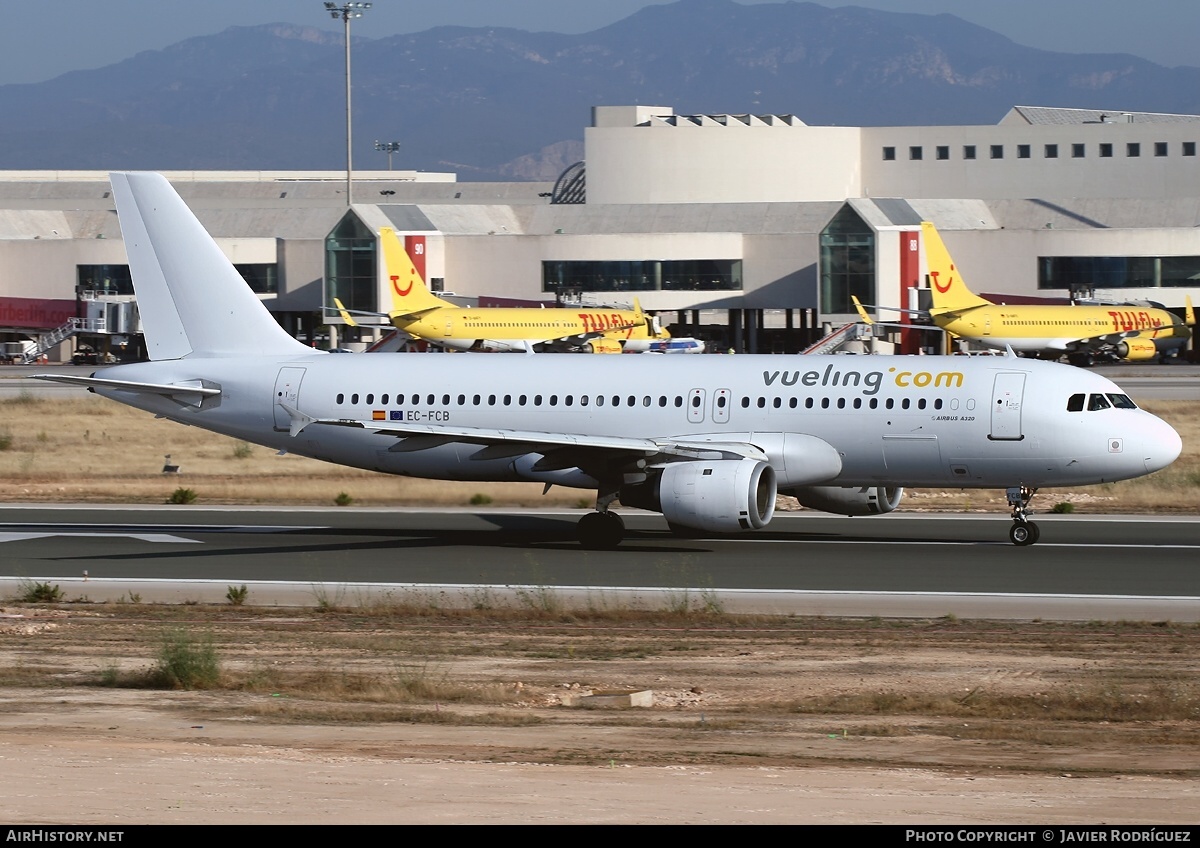 Aircraft Photo of EC-FCB | Airbus A320-211 | Vueling Airlines | AirHistory.net #519806