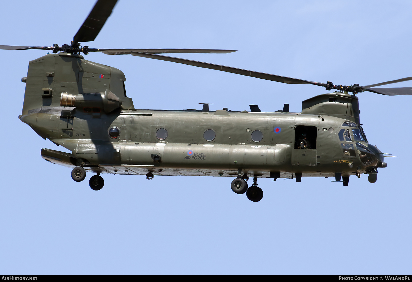 Aircraft Photo of ZA680 | Boeing Chinook HC2 (352) | UK - Air Force | AirHistory.net #520002