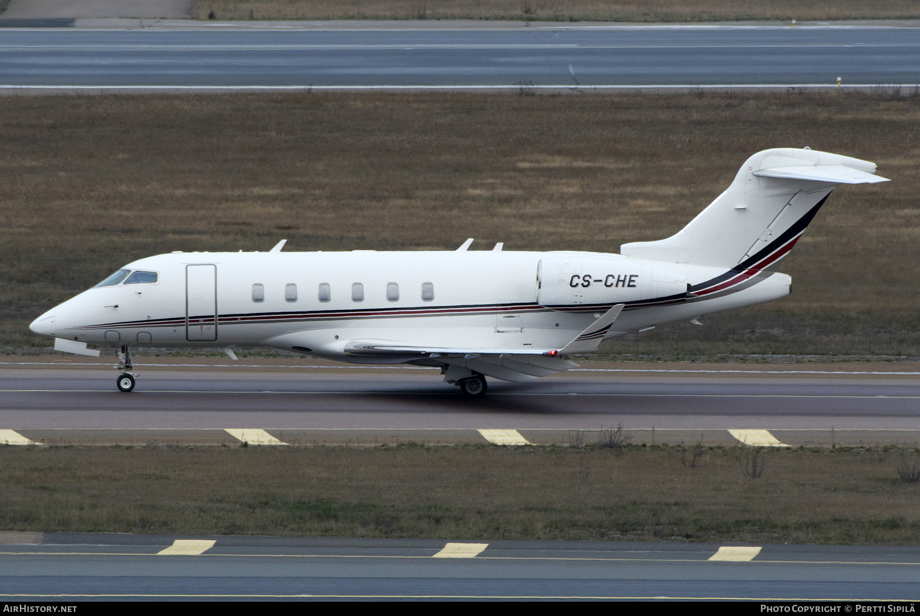 Aircraft Photo of CS-CHE | Bombardier Challenger 350 (BD-100-1A10) | AirHistory.net #520126