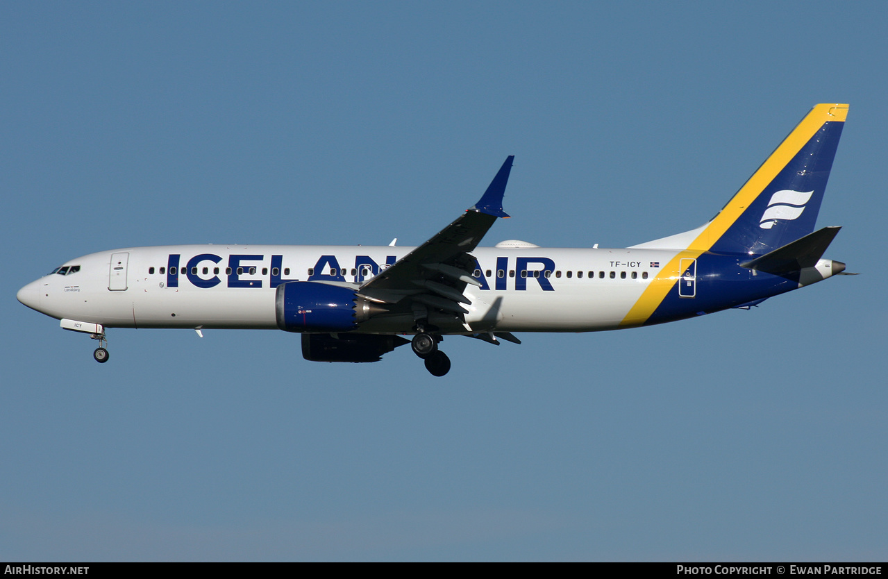 Aircraft Photo of TF-ICY | Boeing 737-8 Max 8 | Icelandair | AirHistory.net #520154