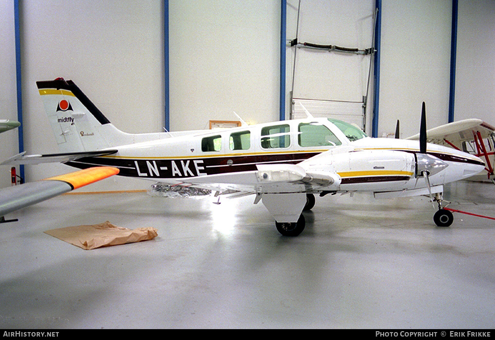 Aircraft Photo of LN-AKE | Beech 58 Baron | Midtfly | AirHistory.net #520185