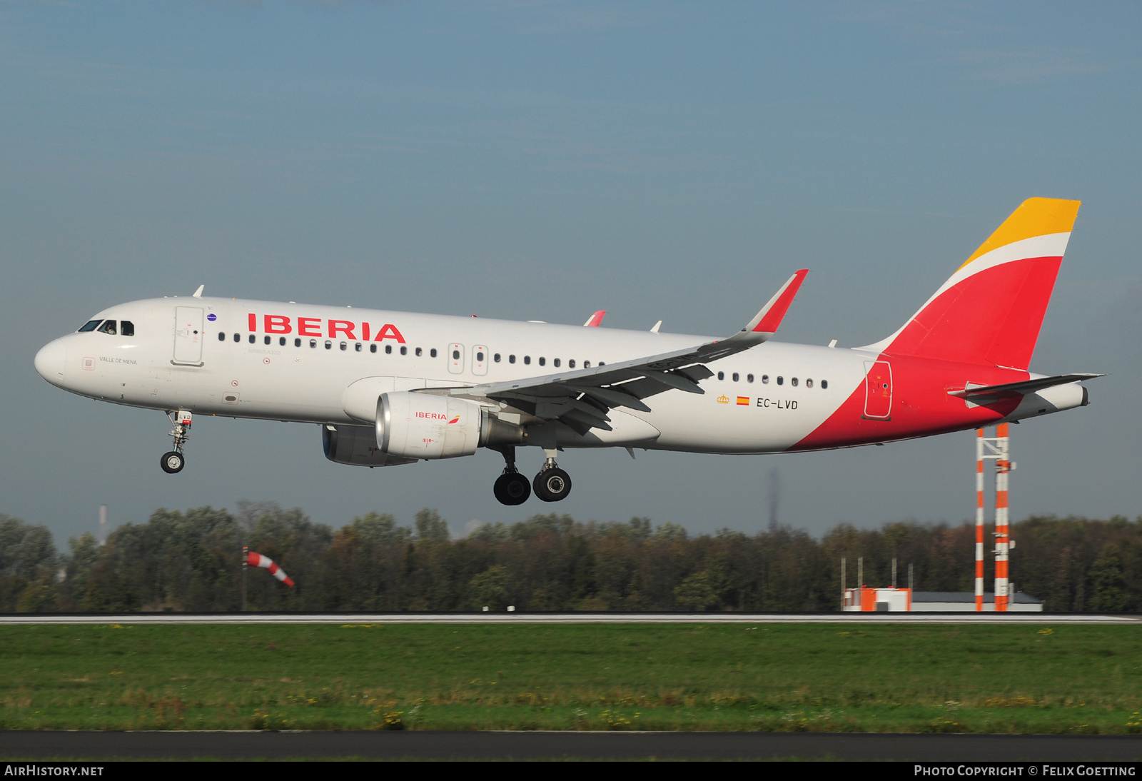 Aircraft Photo of EC-LVD | Airbus A320-216 | Iberia | AirHistory.net #520195