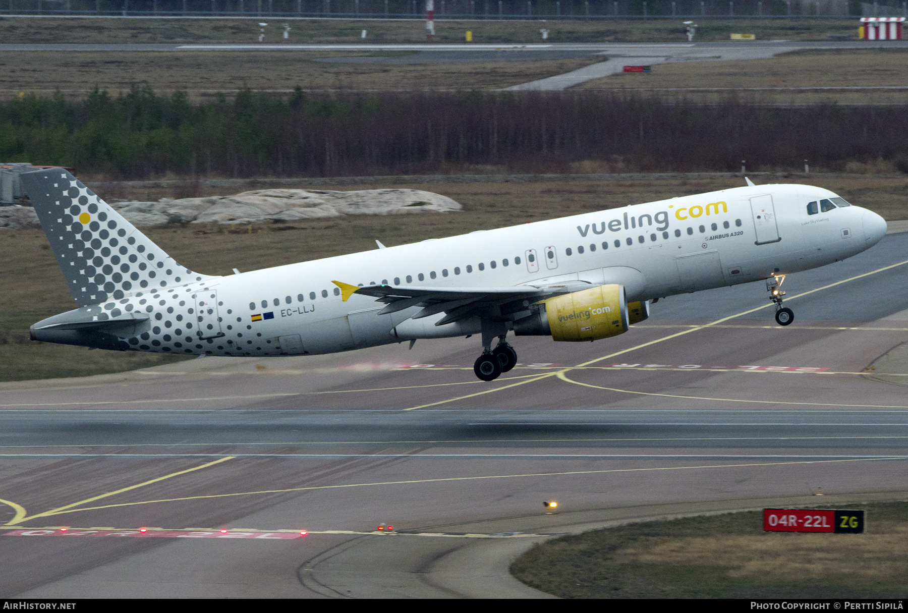Aircraft Photo of EC-LLJ | Airbus A320-214 | Vueling Airlines | AirHistory.net #520301