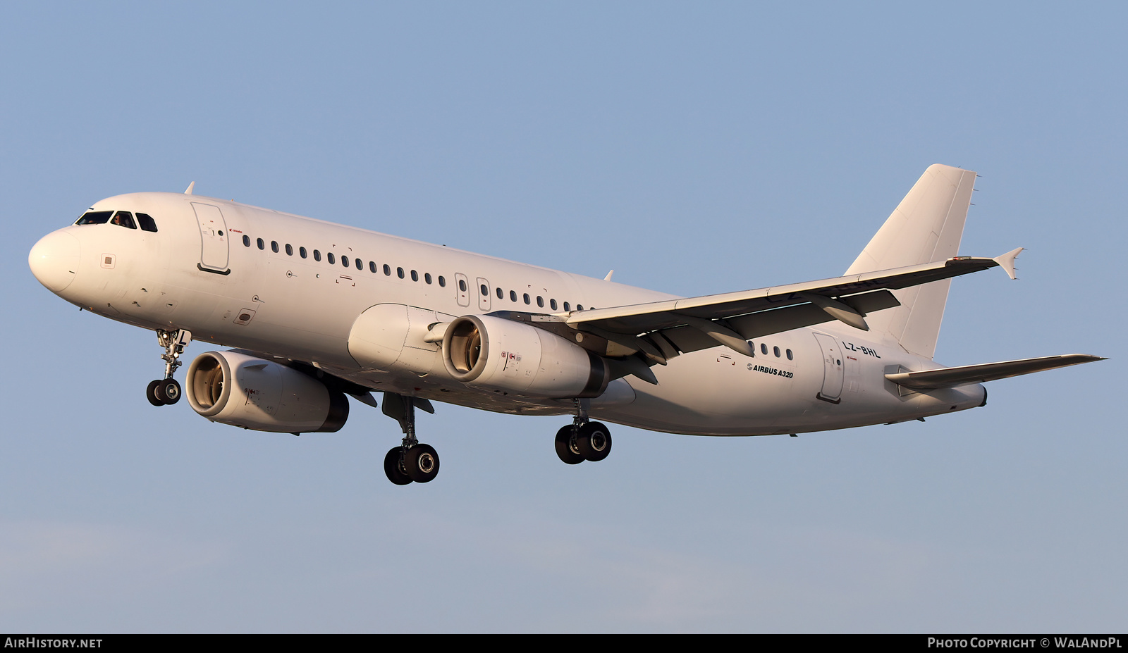 Aircraft Photo of LZ-BHL | Airbus A320-232 | AirHistory.net #520307