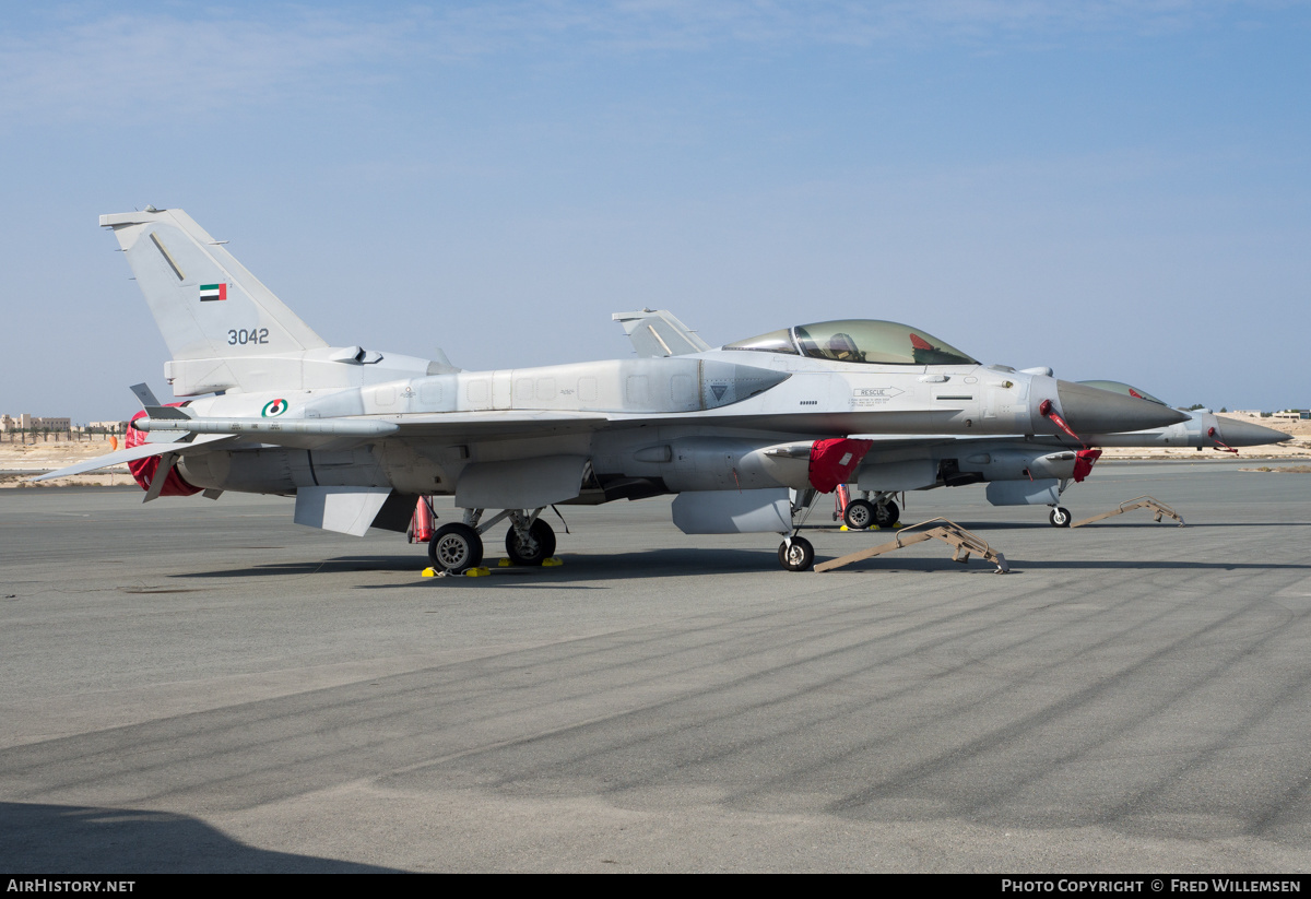 Aircraft Photo of 3042 | Lockheed Martin F-16E Desert Falcon | United Arab Emirates - Air Force | AirHistory.net #520335