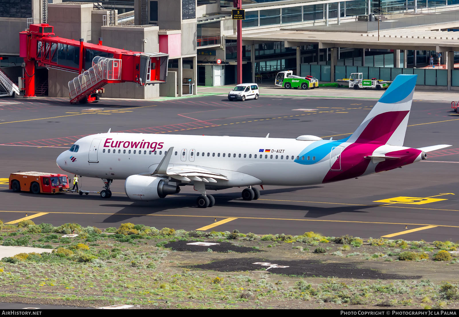 Aircraft Photo of D-AIZT | Airbus A320-214 | Eurowings | AirHistory.net #520479