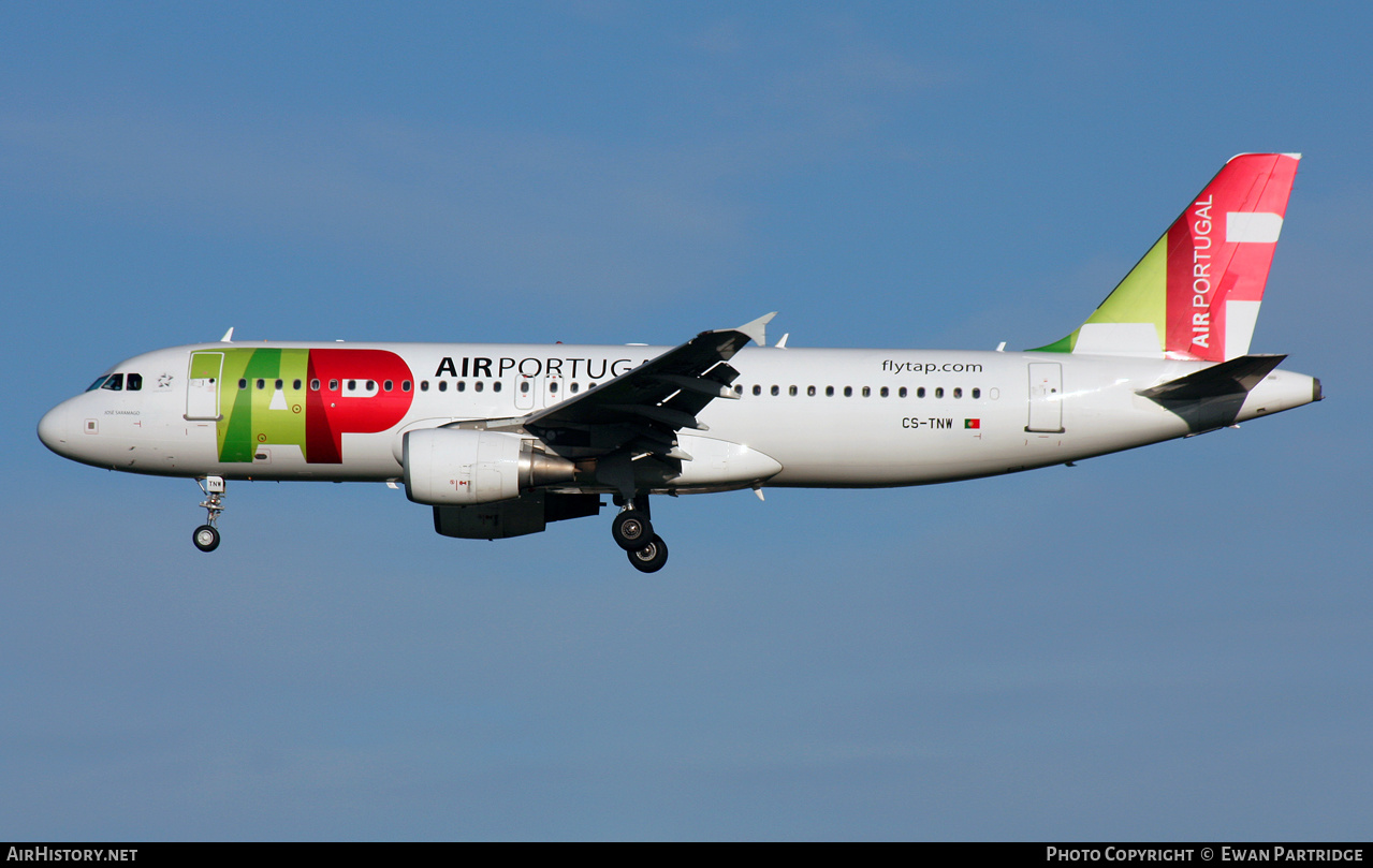Aircraft Photo of CS-TNW | Airbus A320-214 | TAP Air Portugal | AirHistory.net #520532