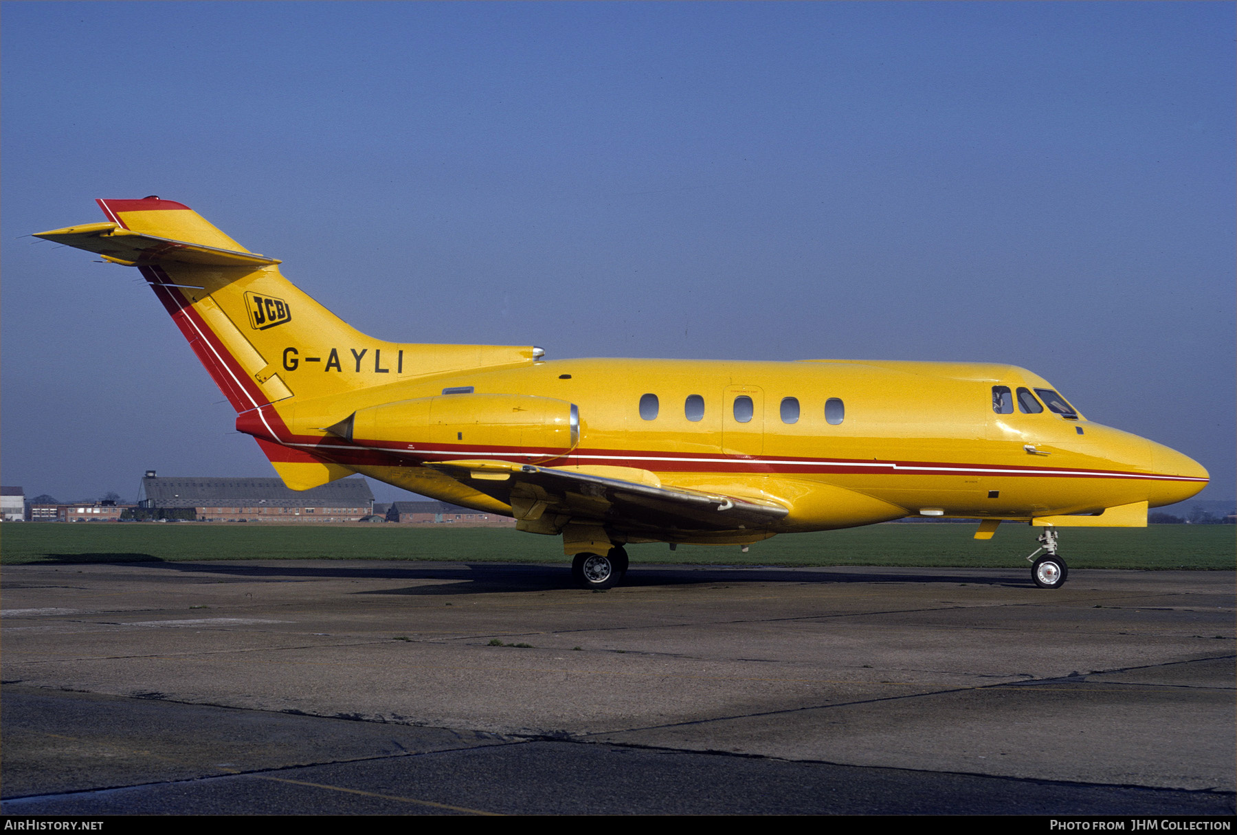 Aircraft Photo of G-AYLI | Hawker Siddeley HS-125-400B | JCB - J.C. Bamford Excavators | AirHistory.net #520614