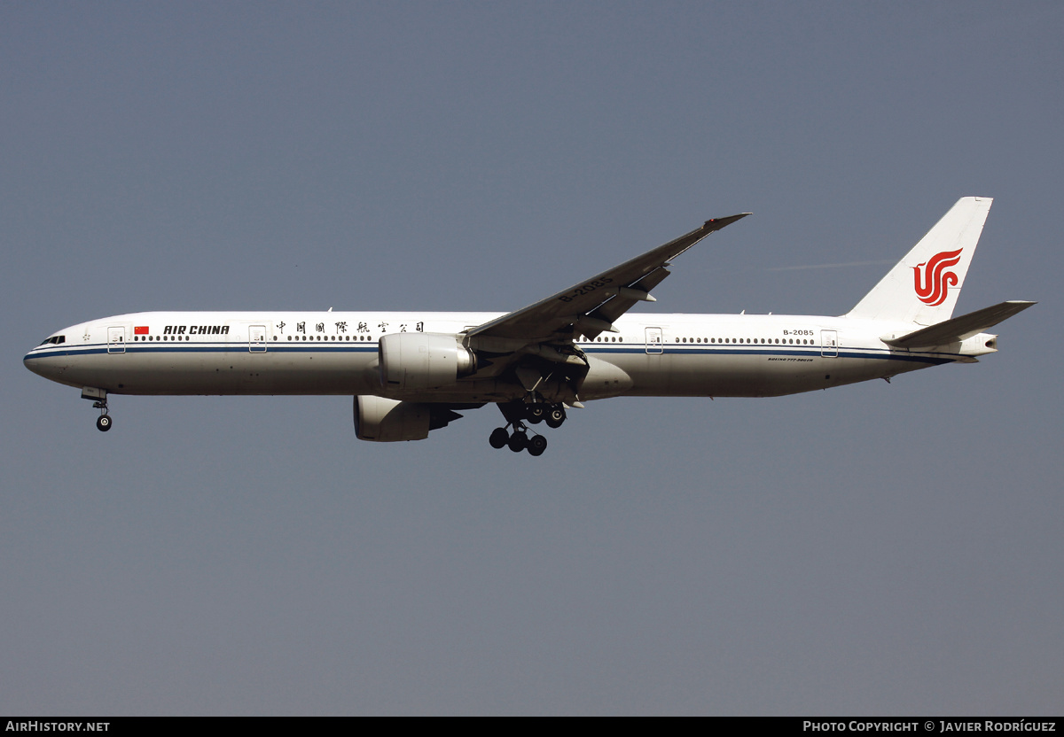 Aircraft Photo of B-2085 | Boeing 777-39L/ER | Air China | AirHistory.net #520644