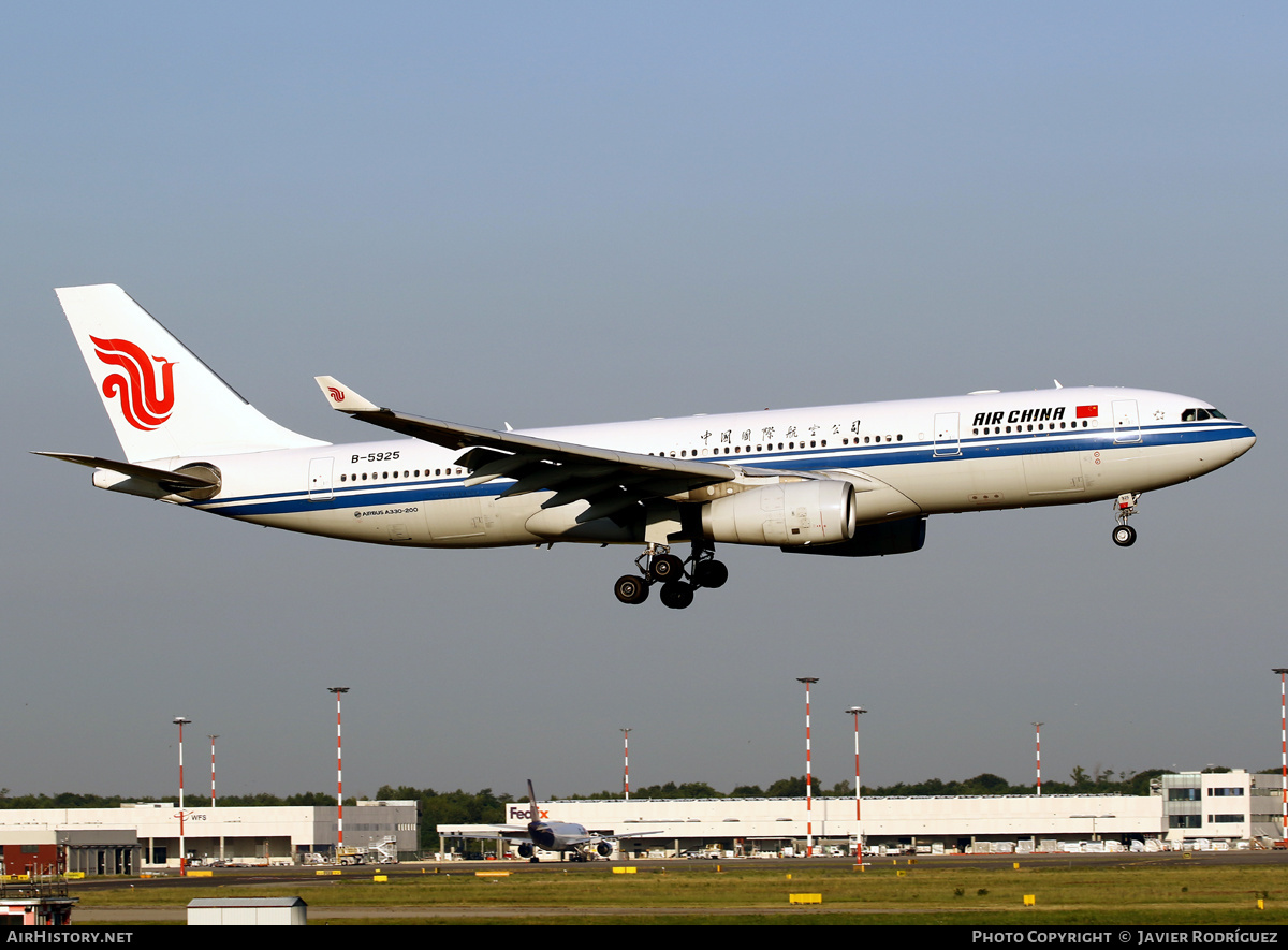 Aircraft Photo of B-5925 | Airbus A330-243 | Air China | AirHistory.net #520662