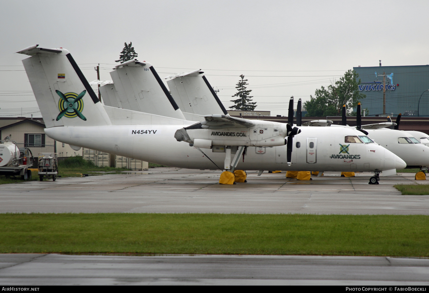 Aircraft Photo of N454YV | De Havilland Canada DHC-8-202Q Dash 8 | Avioandes | AirHistory.net #520675