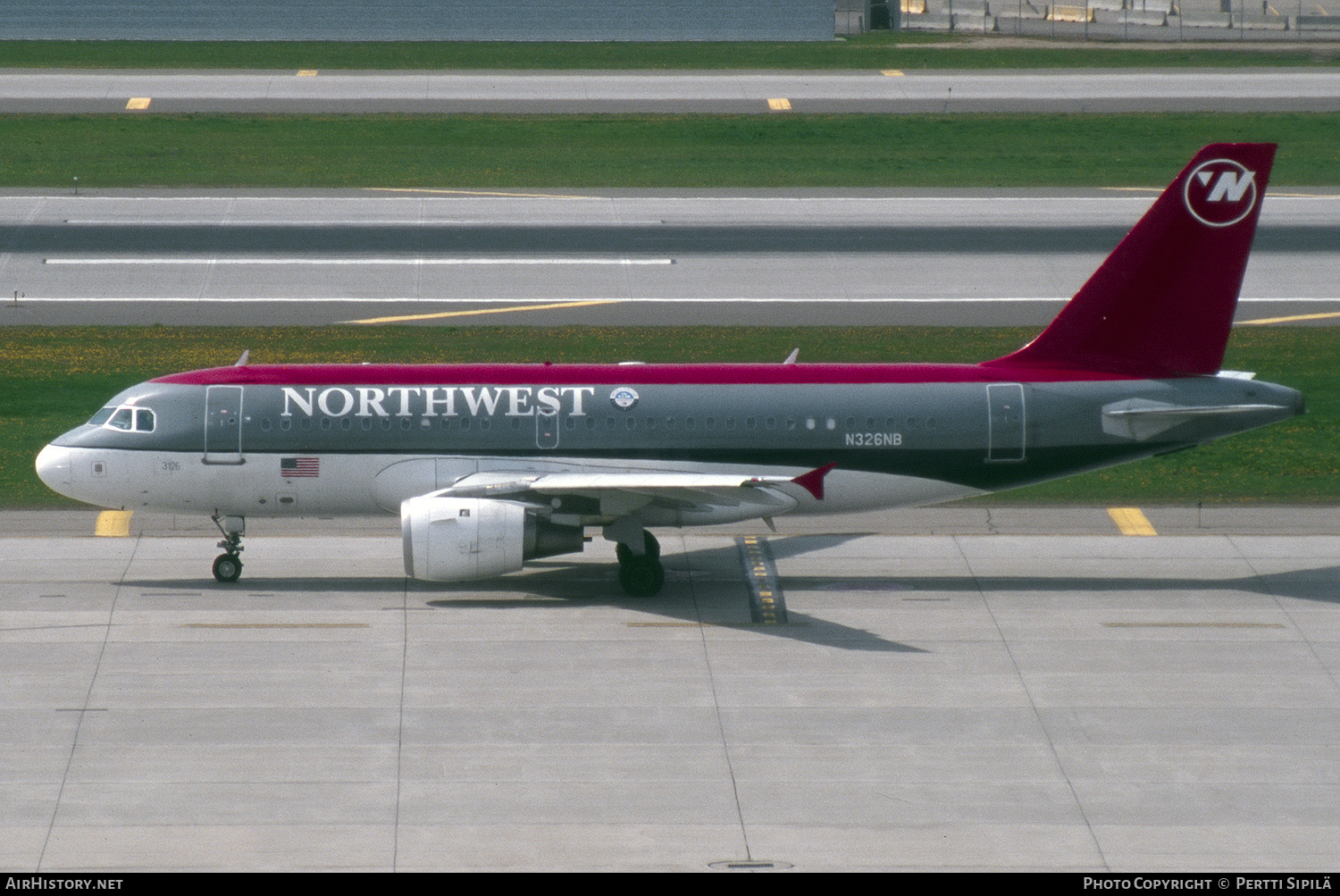 Aircraft Photo of N326NB | Airbus A319-114 | Northwest Airlines | AirHistory.net #520691