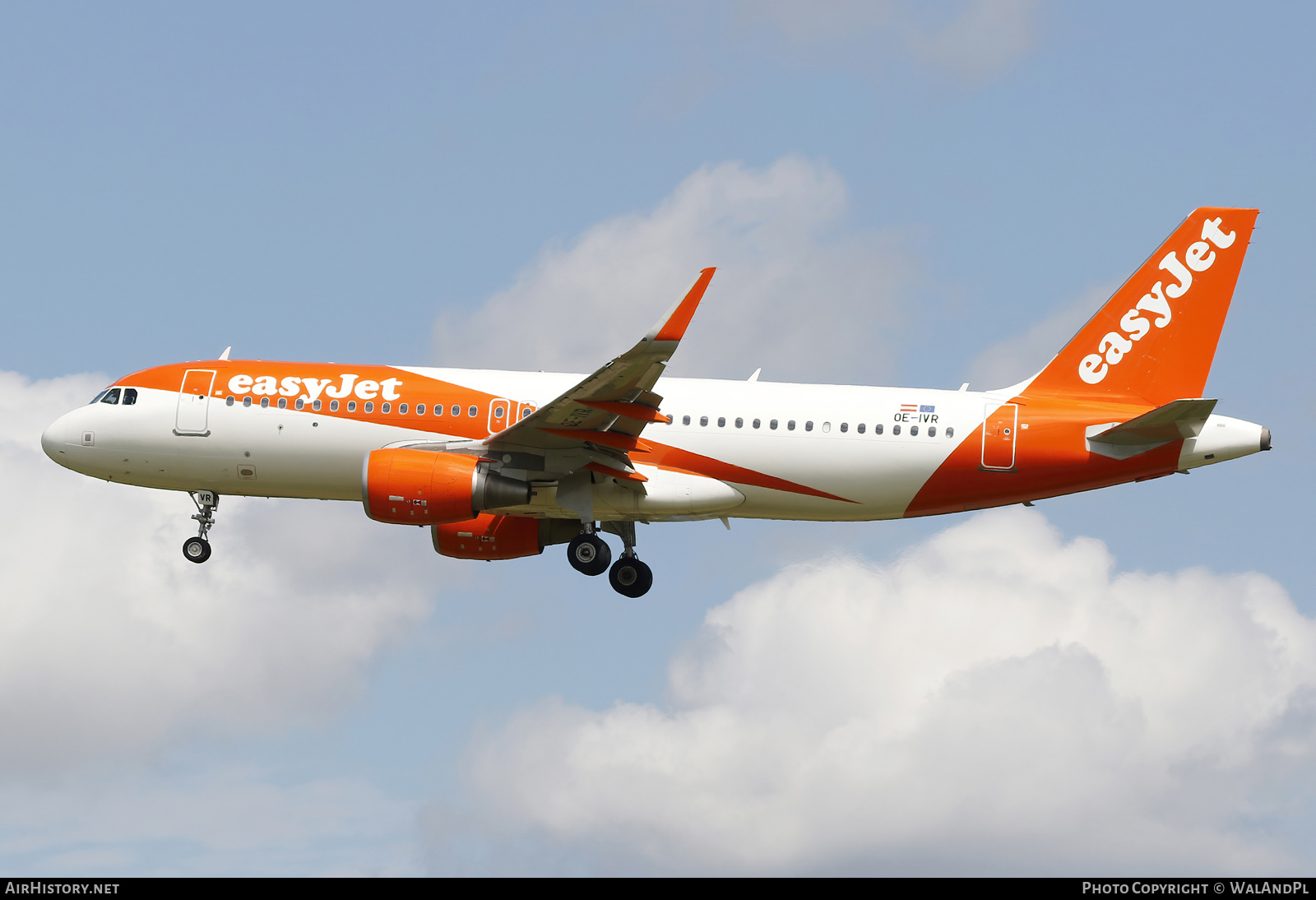 Aircraft Photo of OE-IVR | Airbus A320-214 | EasyJet | AirHistory.net #520731