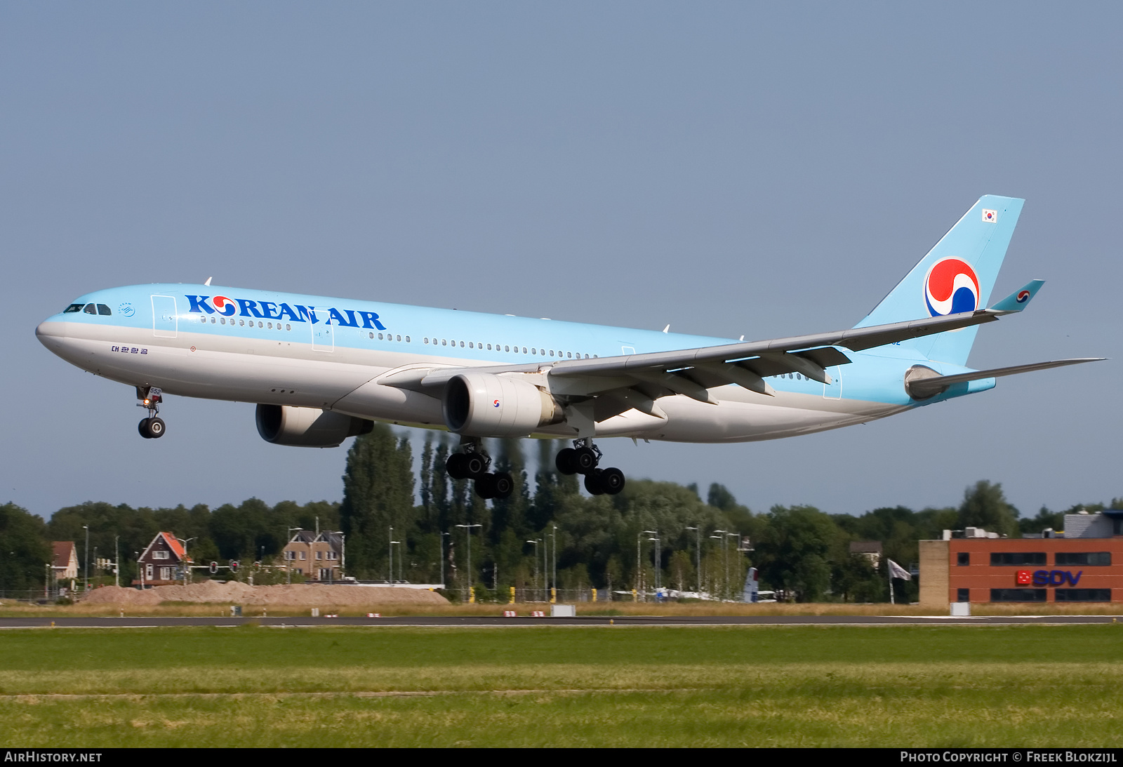 Aircraft Photo of HL7552 | Airbus A330-223 | Korean Air | AirHistory.net #520893