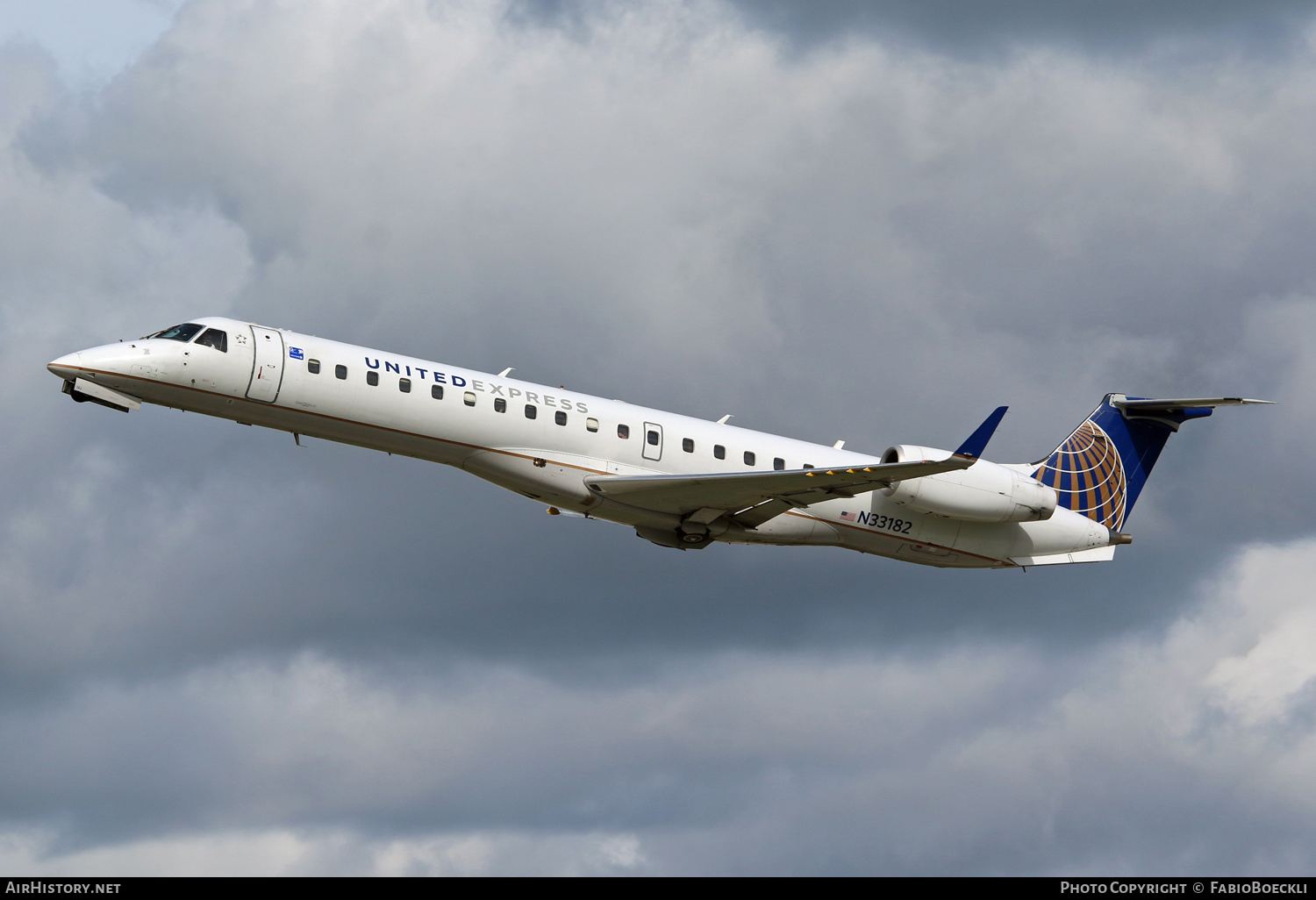 Aircraft Photo of N33182 | Embraer ERJ-145XR (EMB-145XR) | United Express | AirHistory.net #521102