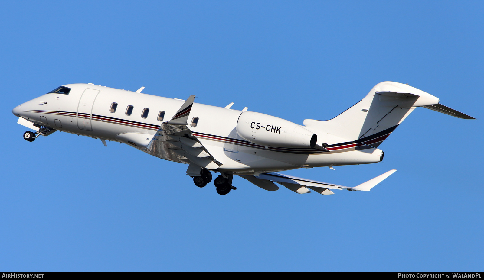 Aircraft Photo of CS-CHK | Bombardier Challenger 350 (BD-100-1A10) | AirHistory.net #521116