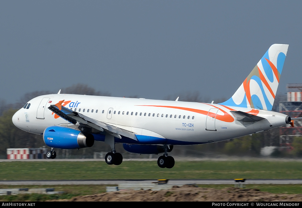 Aircraft Photo of TC-IZH | Airbus A319-131 | IZAir - Izmir Hava Yollari | AirHistory.net #521247