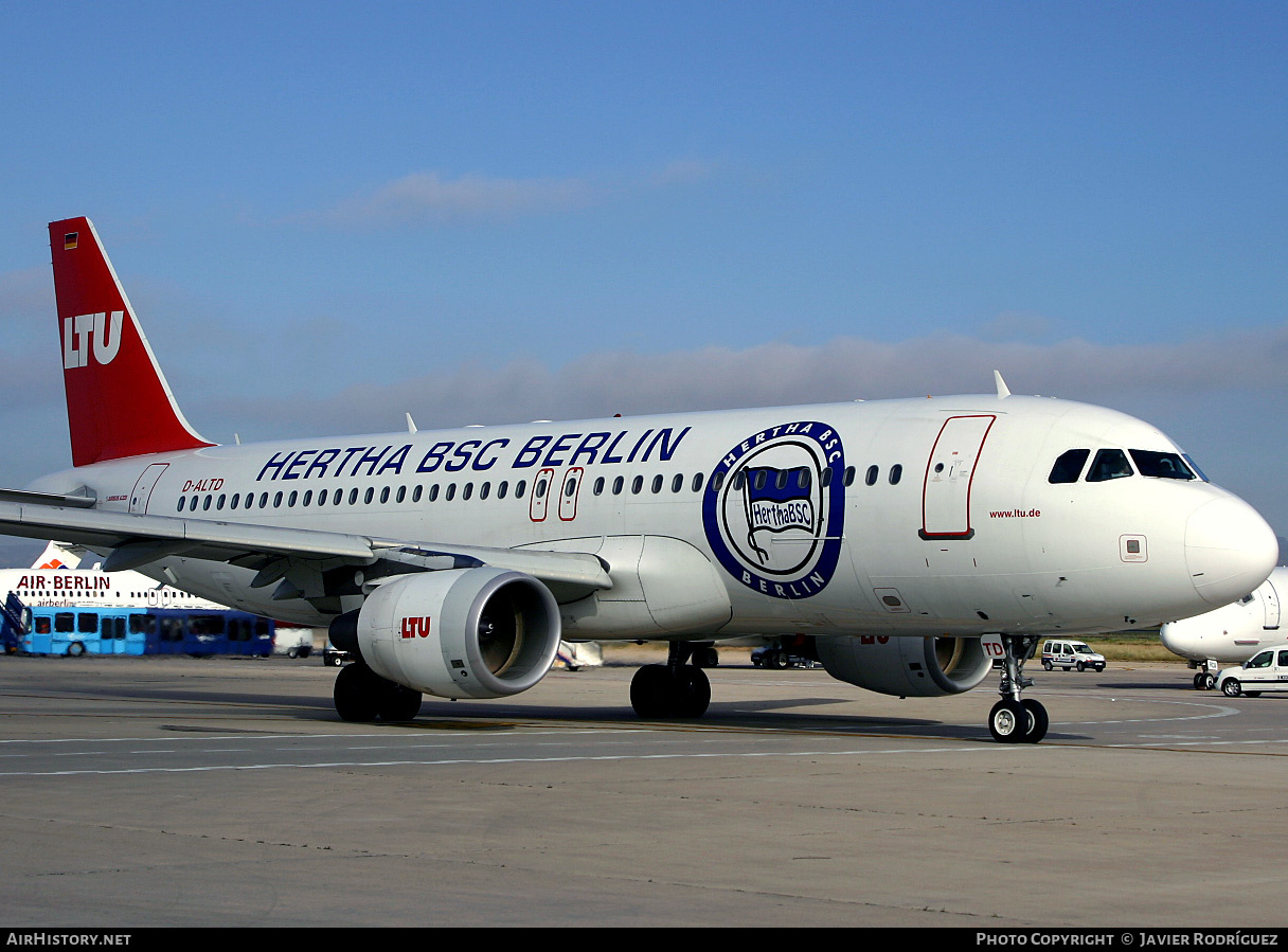 Aircraft Photo of D-ALTD | Airbus A320-214 | LTU - Lufttransport-Unternehmen | AirHistory.net #521344