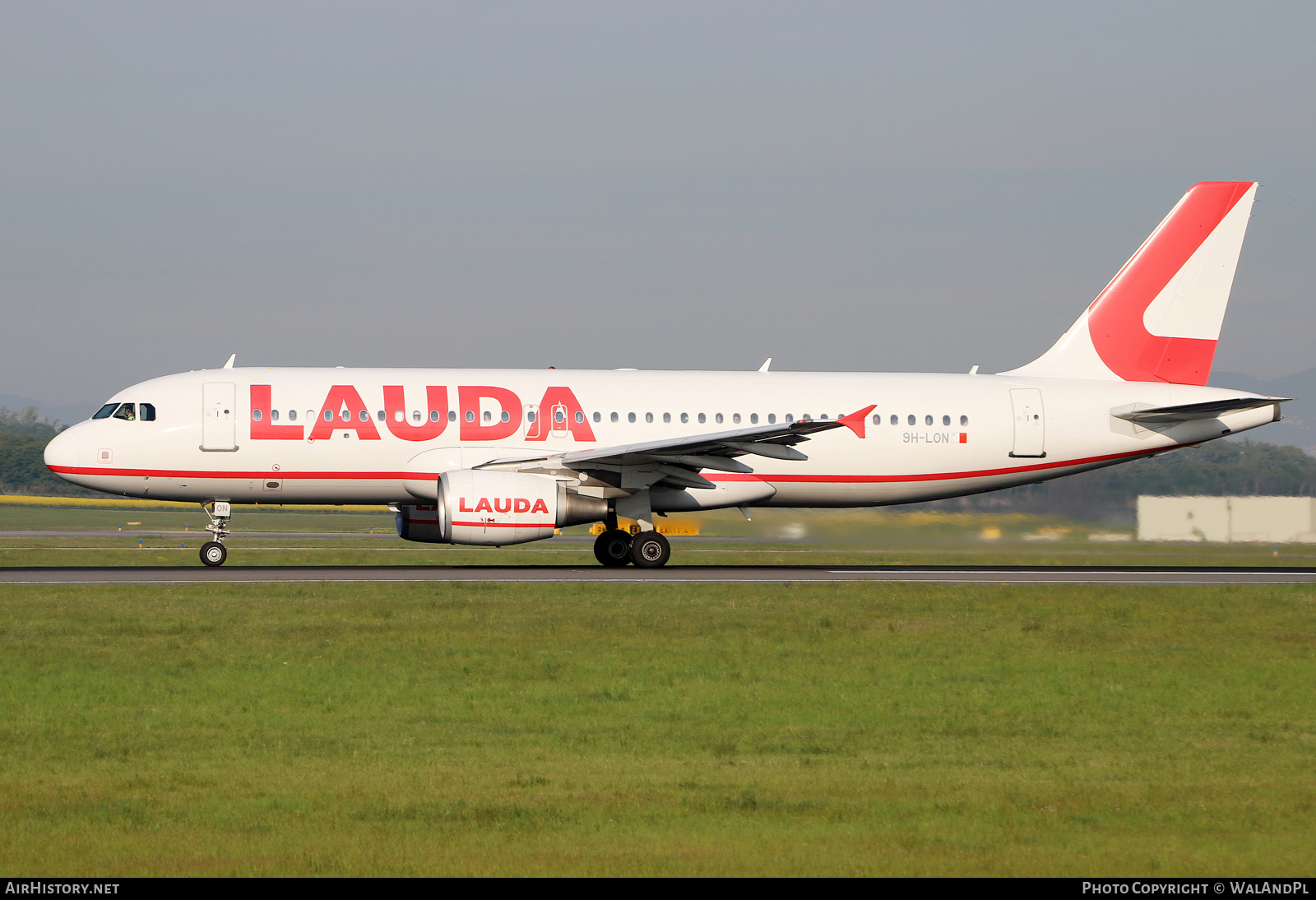 Aircraft Photo of 9H-LON | Airbus A320-214 | Lauda | AirHistory.net #521409