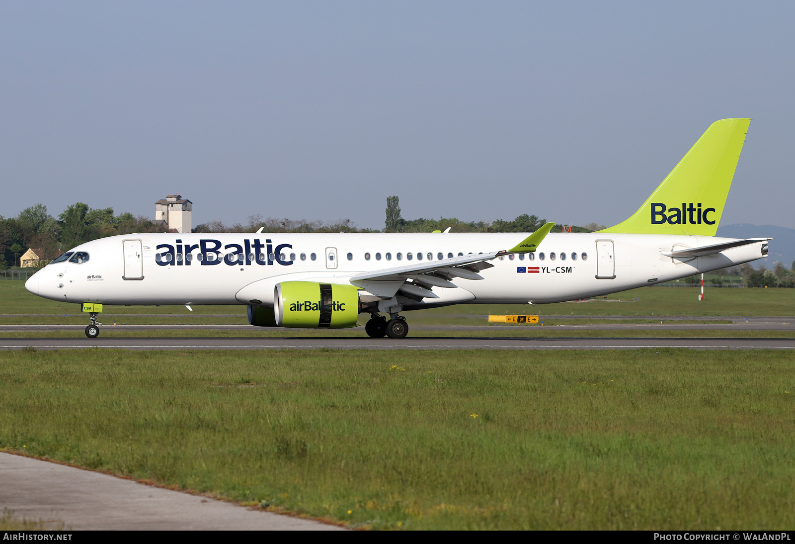 Aircraft Photo of YL-CSM | Airbus A220-371 (BD-500-1A11) | AirBaltic | AirHistory.net #521415
