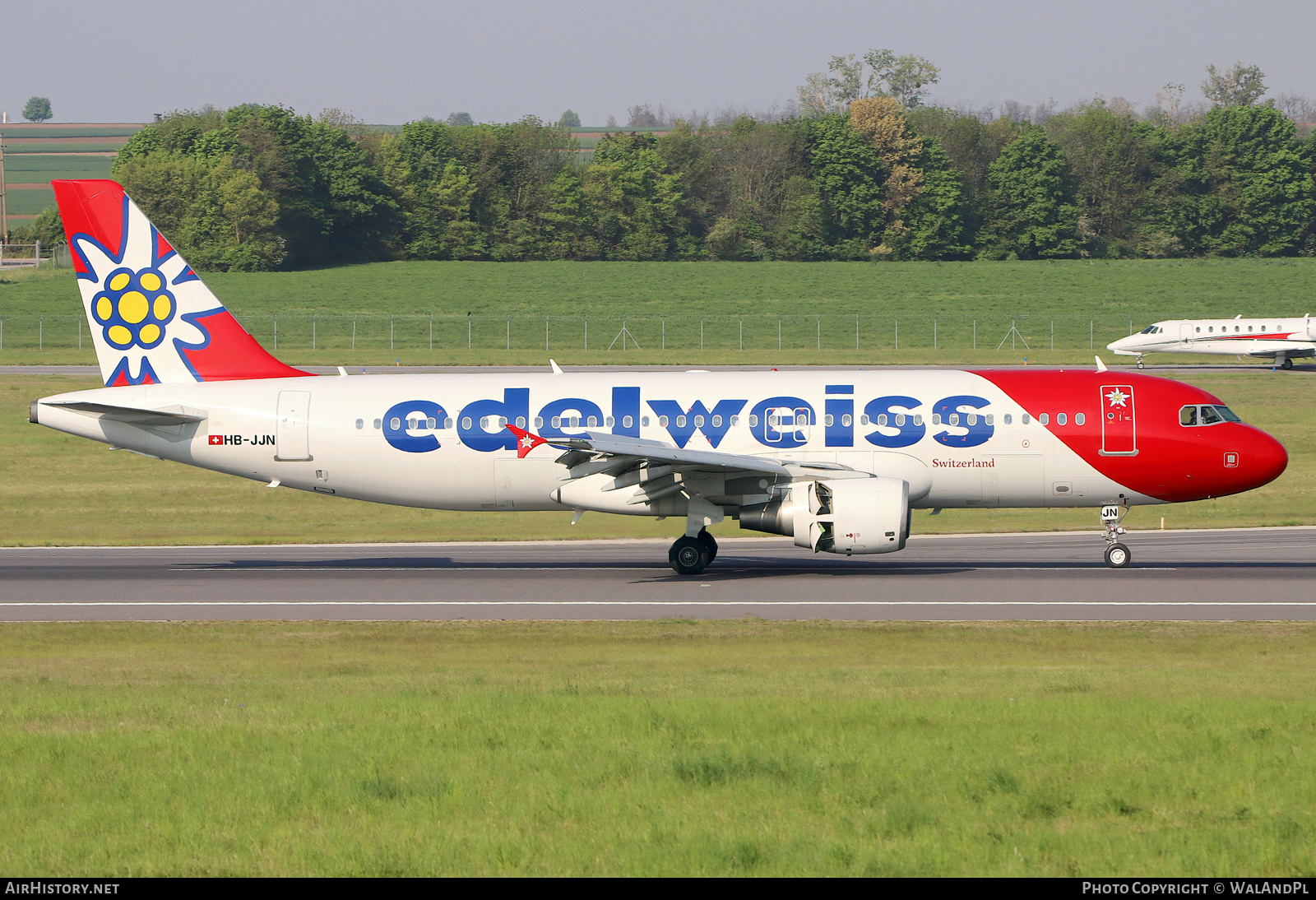 Aircraft Photo of HB-JJN | Airbus A320-214 | Edelweiss Air | AirHistory.net #521433