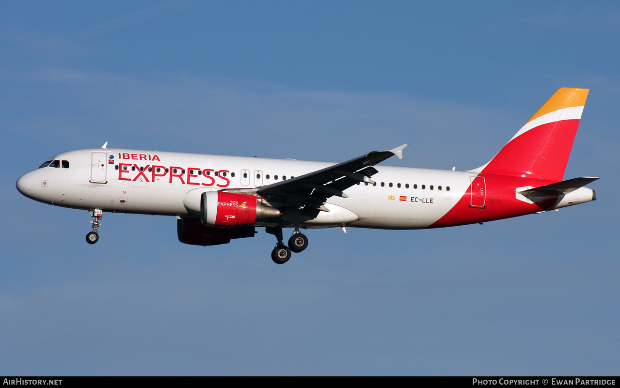 Aircraft Photo of EC-LLE | Airbus A320-214 | Iberia Express | AirHistory.net #521458
