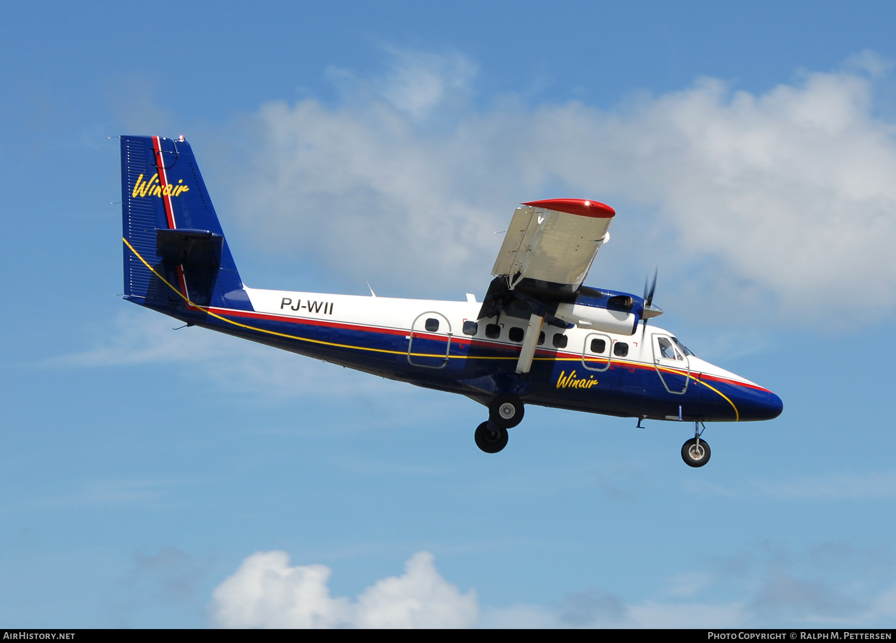 Aircraft Photo of PJ-WII | De Havilland Canada DHC-6-300 Twin Otter | Winair - Windward Islands Airways | AirHistory.net #521504