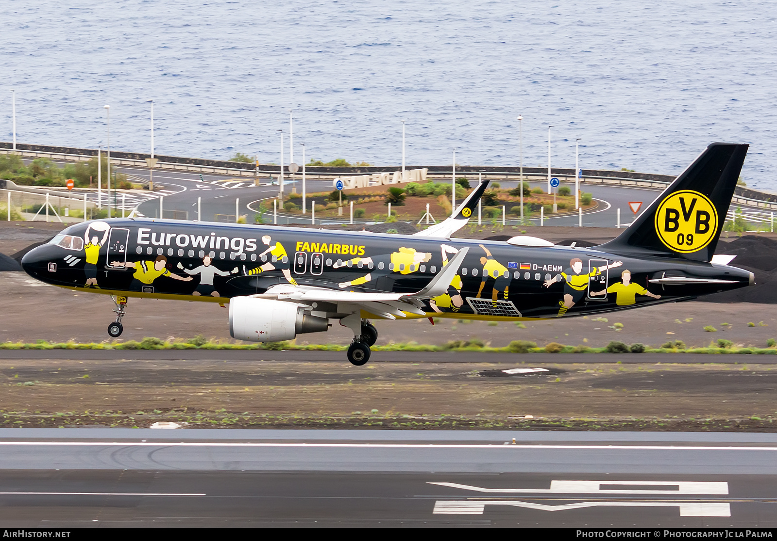 Aircraft Photo of D-AEWM | Airbus A320-214 | Eurowings | AirHistory.net #521525