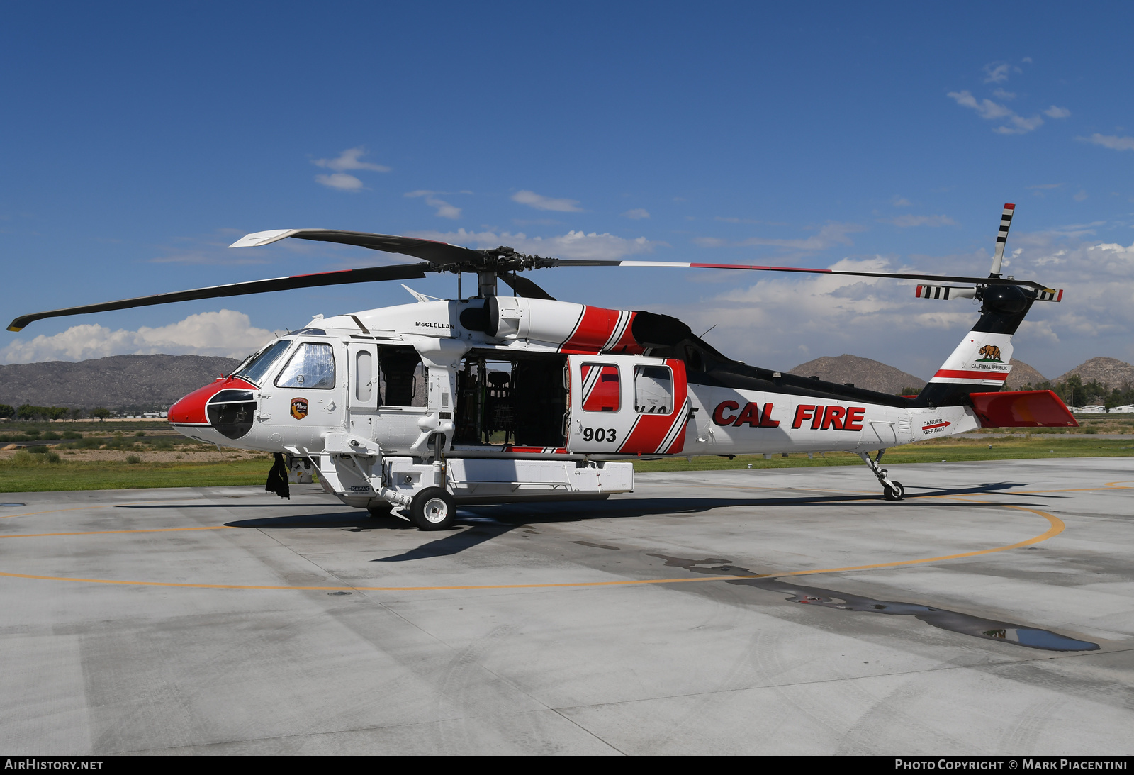 Aircraft Photo of N483DF | Sikorsky S-70i International Black Hawk | Cal Fire - California Department of Forestry & Fire Protection | AirHistory.net #521607