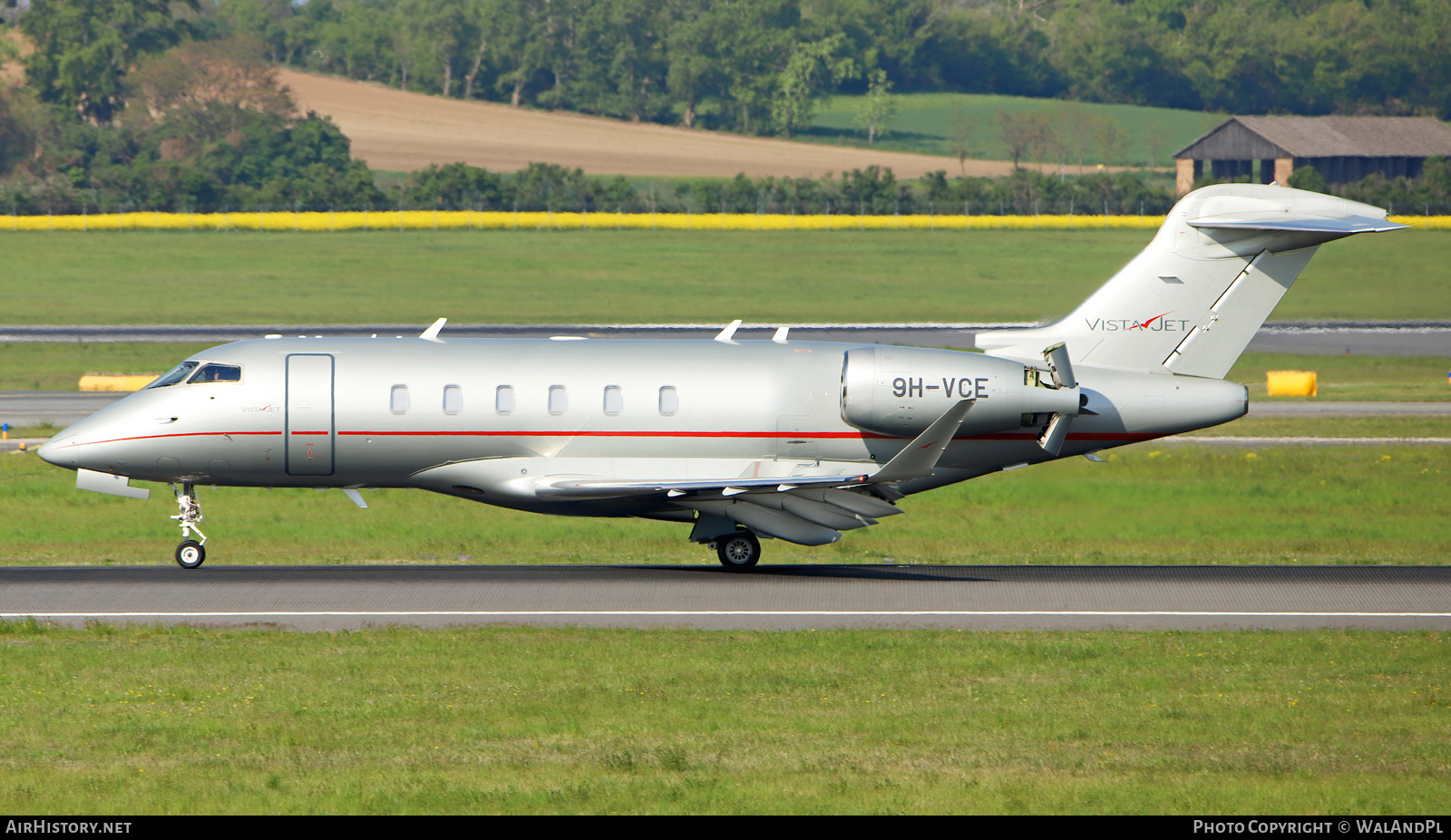 Aircraft Photo of 9H-VCE | Bombardier Challenger 350 (BD-100-1A10) | VistaJet | AirHistory.net #521699