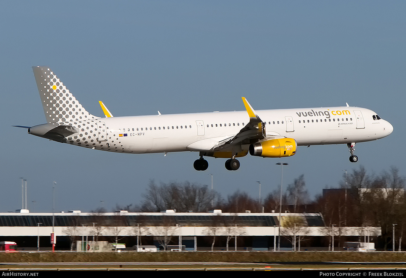 Aircraft Photo of EC-MPV | Airbus A321-231 | Vueling Airlines | AirHistory.net #521860