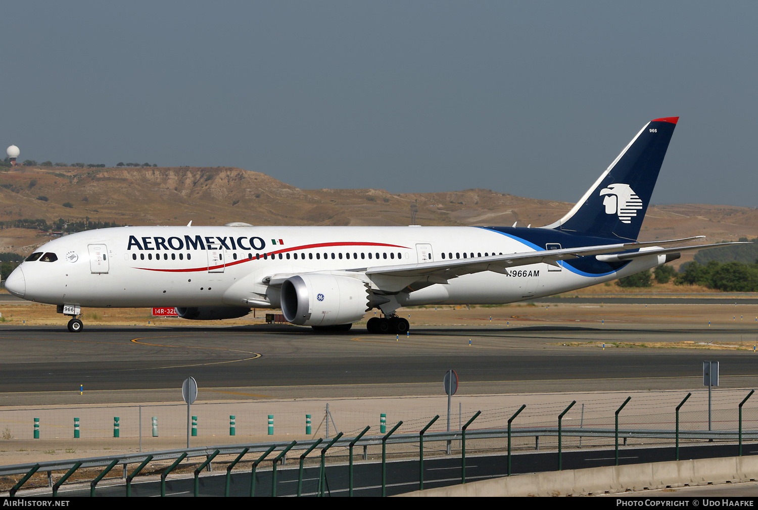 Aircraft Photo of N966AM | Boeing 787-8 Dreamliner | AeroMéxico | AirHistory.net #521963