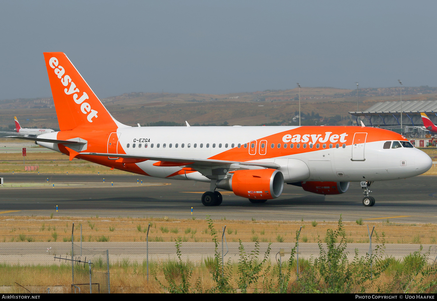 Aircraft Photo of G-EZGA | Airbus A319-111 | EasyJet | AirHistory.net #522009