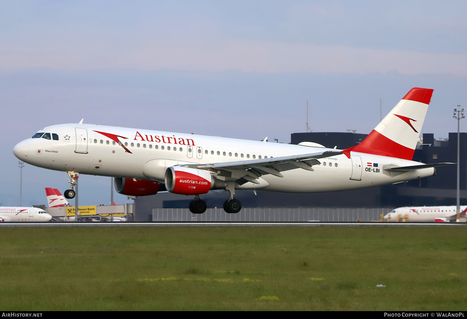 Aircraft Photo of OE-LBI | Airbus A320-214 | Austrian Airlines | AirHistory.net #522048