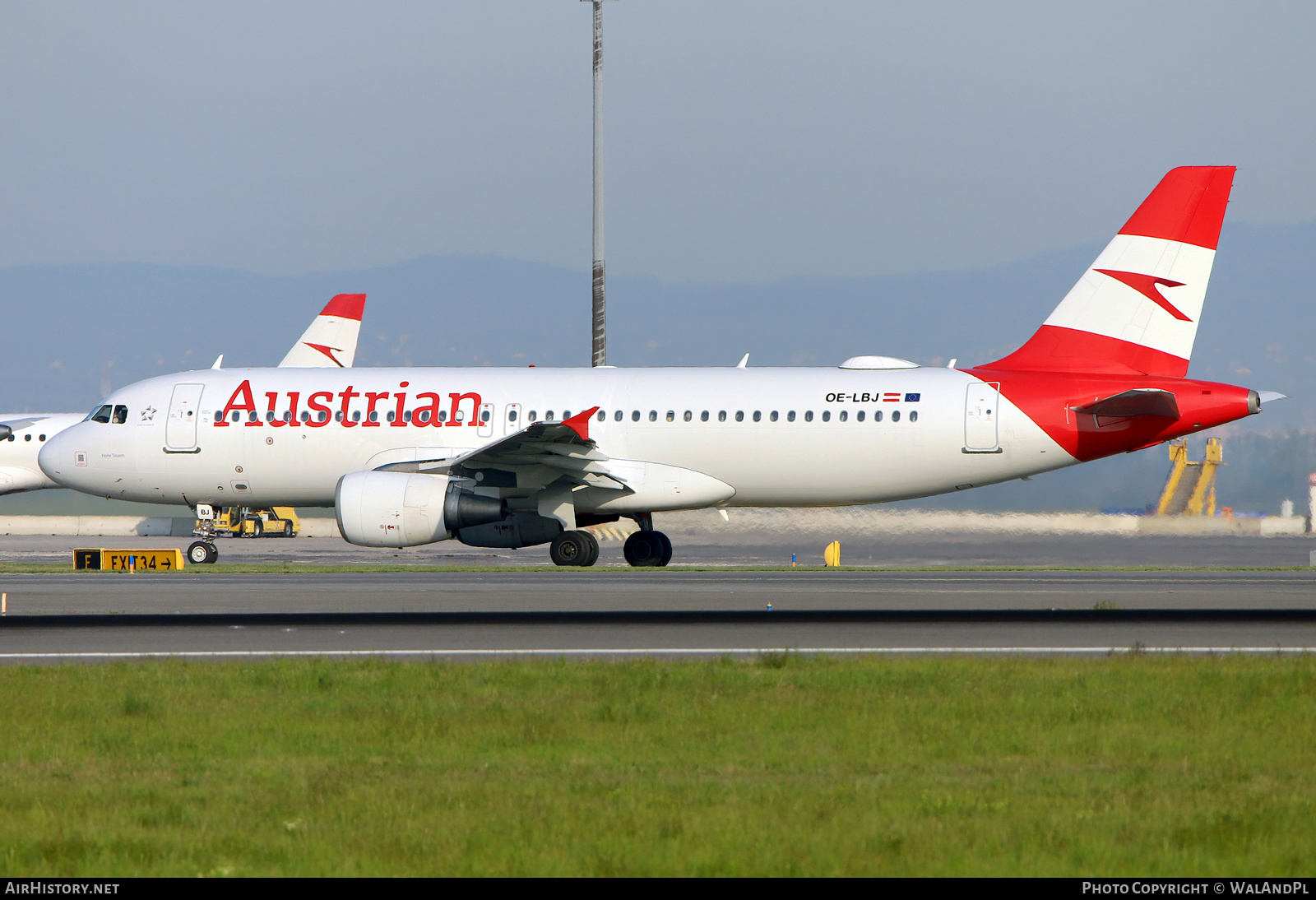 Aircraft Photo of OE-LBJ | Airbus A320-214 | Austrian Airlines | AirHistory.net #522057