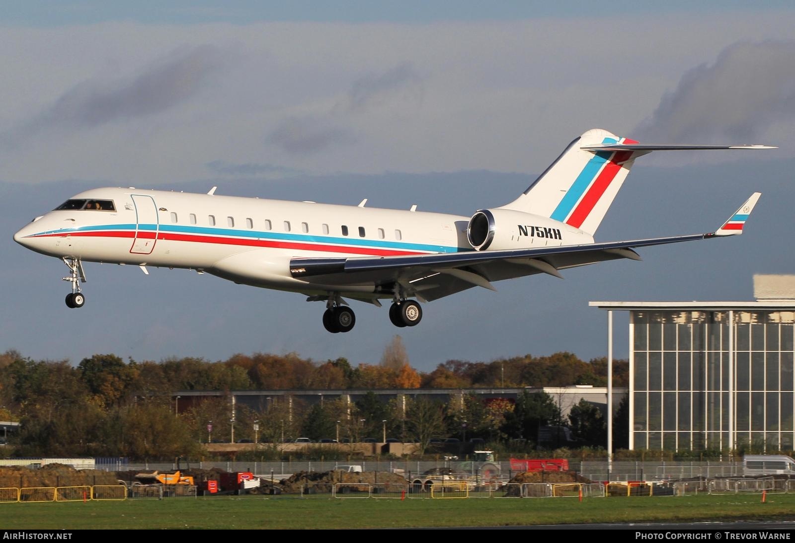 Aircraft Photo of N75KH | Bombardier Global 6000 (BD-700-1A10) | AirHistory.net #522087