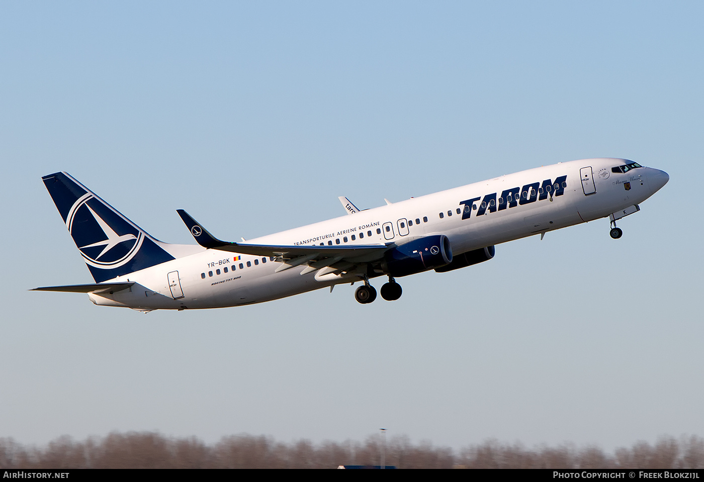 Aircraft Photo of YR-BGK | Boeing 737-800 | TAROM - Transporturile Aeriene Române | AirHistory.net #522120