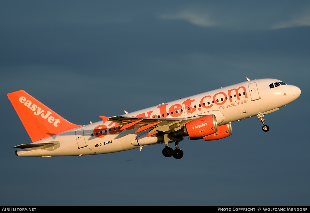 Aircraft Photo of G-EZBJ | Airbus A319-111 | EasyJet | AirHistory.net #522287