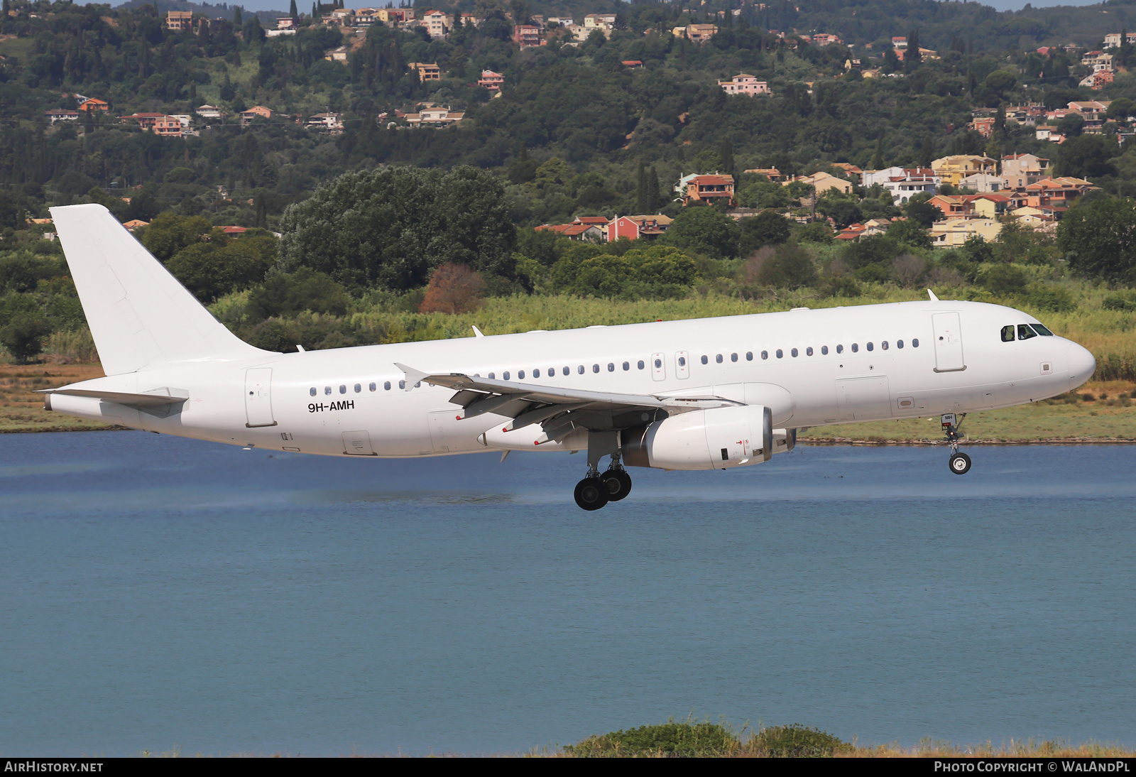 Aircraft Photo of 9H-AMH | Airbus A320-232 | AirHistory.net #522528
