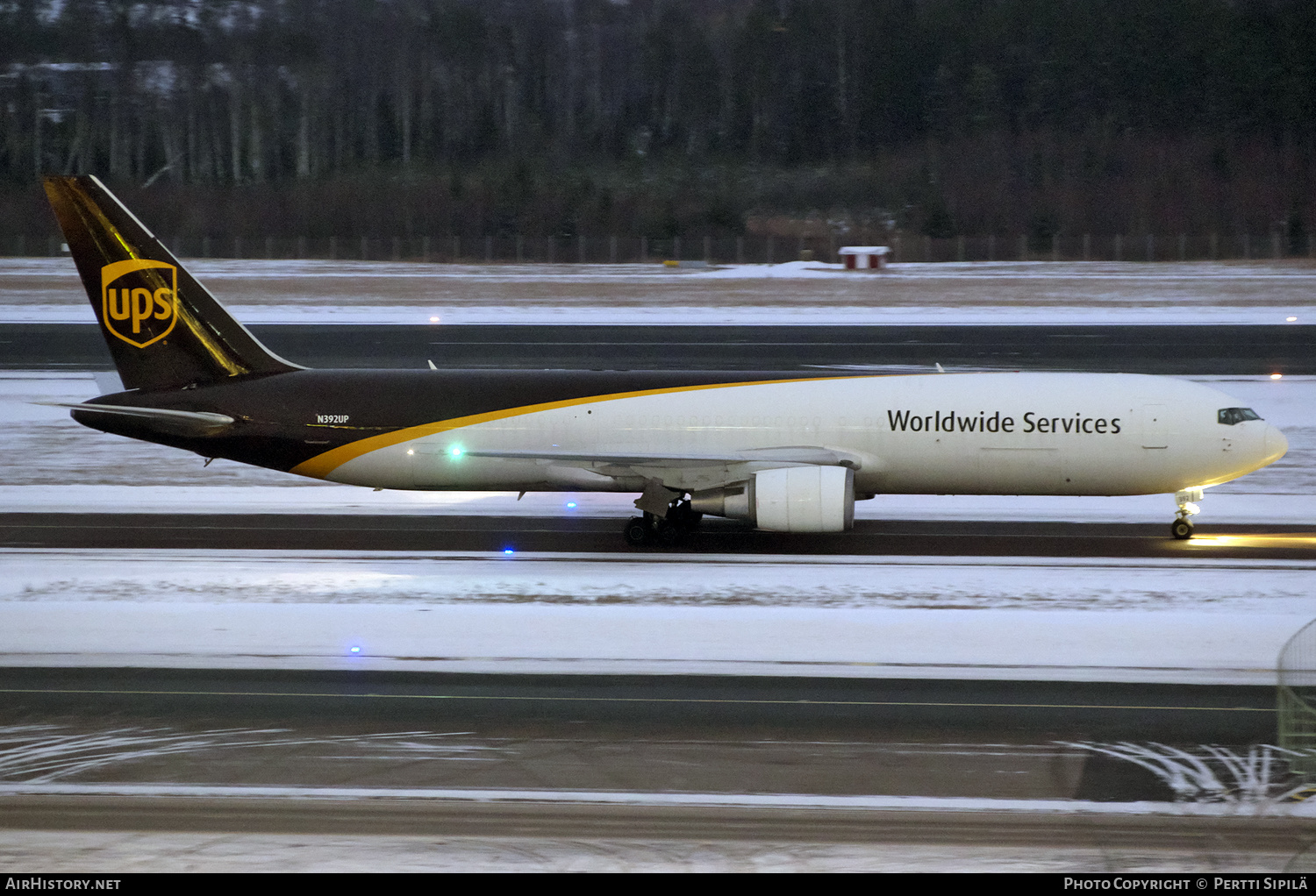 Aircraft Photo of N392UP | Boeing 767-304/ER(BDSF) | United Parcel Service - UPS | AirHistory.net #522626