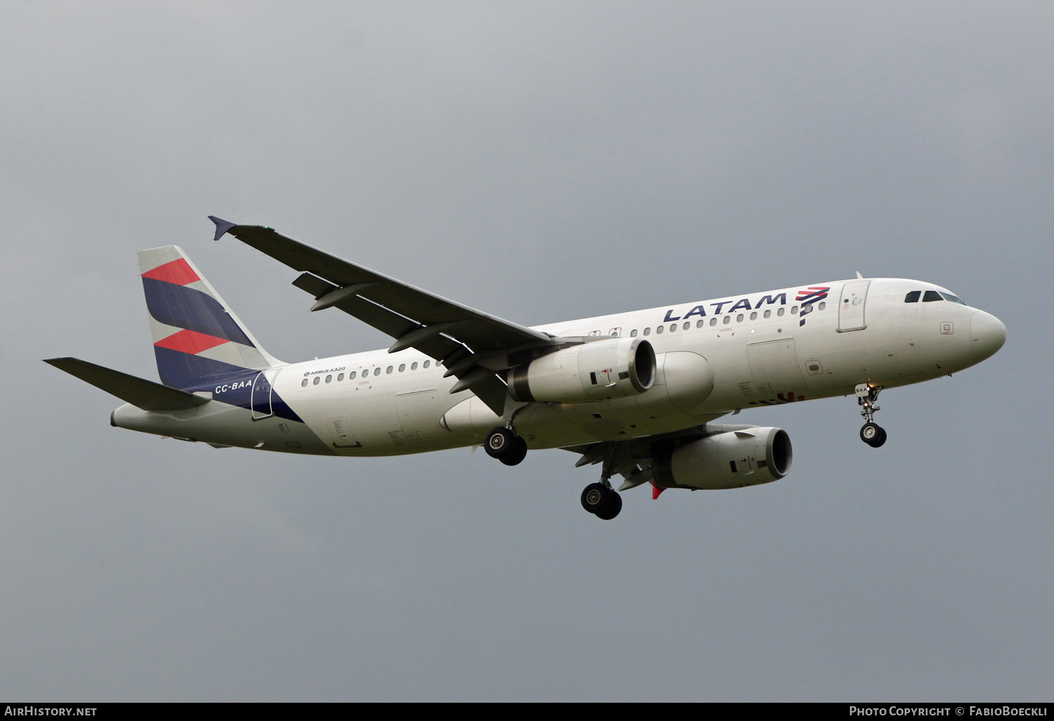Aircraft Photo of CC-BAA | Airbus A320-233 | LATAM Airlines | AirHistory.net #522725
