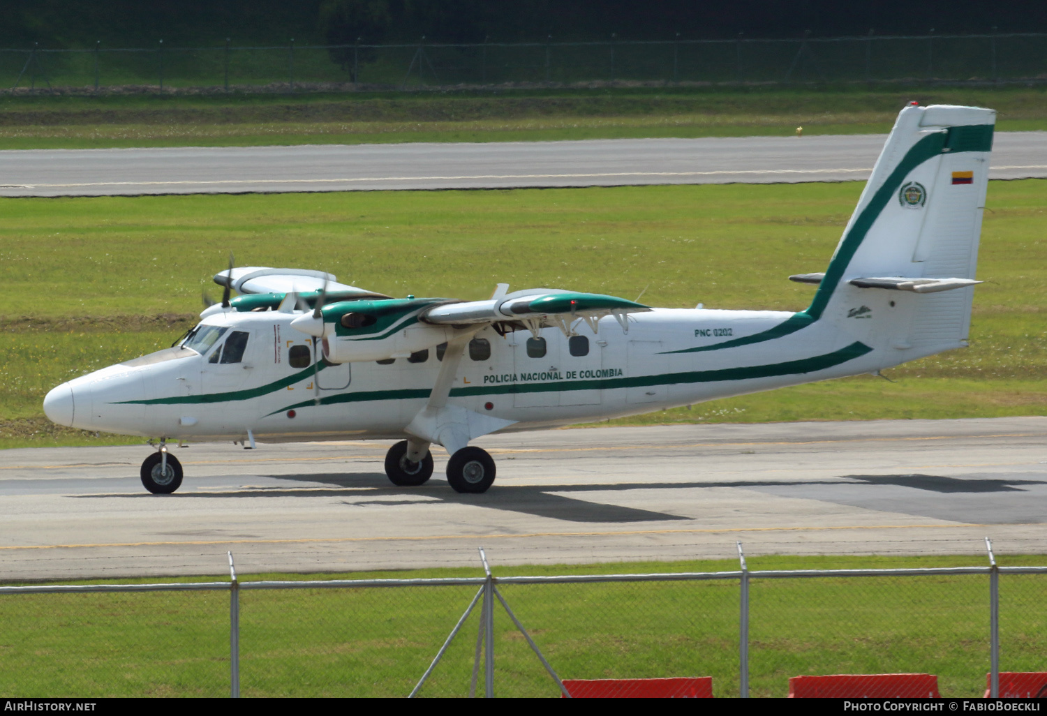 Aircraft Photo of PNC 0202 | De Havilland Canada DHC-6-300 Twin Otter | Colombia - Police | AirHistory.net #522737