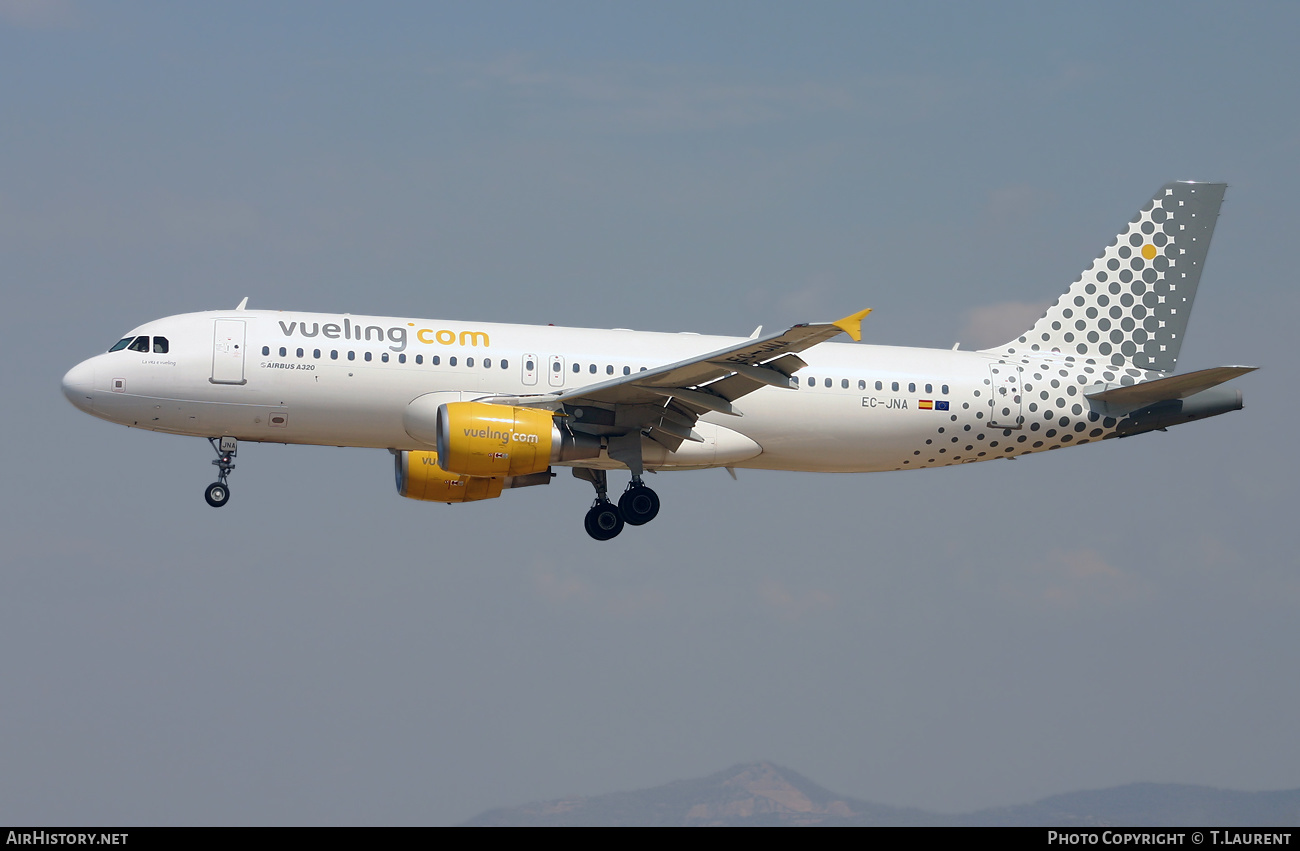 Aircraft Photo of EC-JNA | Airbus A320-214 | Vueling Airlines | AirHistory.net #522799
