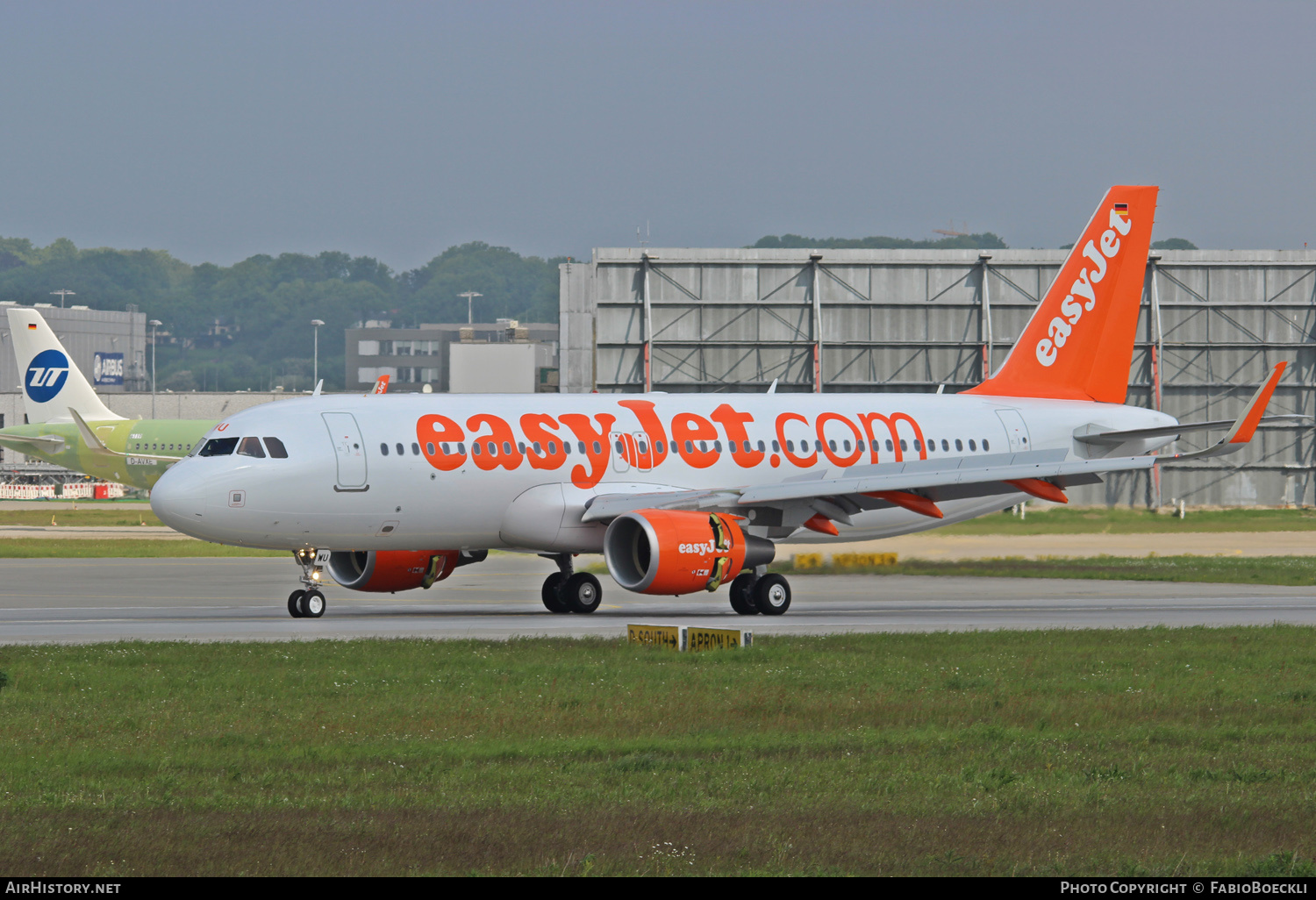 Aircraft Photo of D-AXAP / G-EZWU | Airbus A320-214 | EasyJet | AirHistory.net #522859
