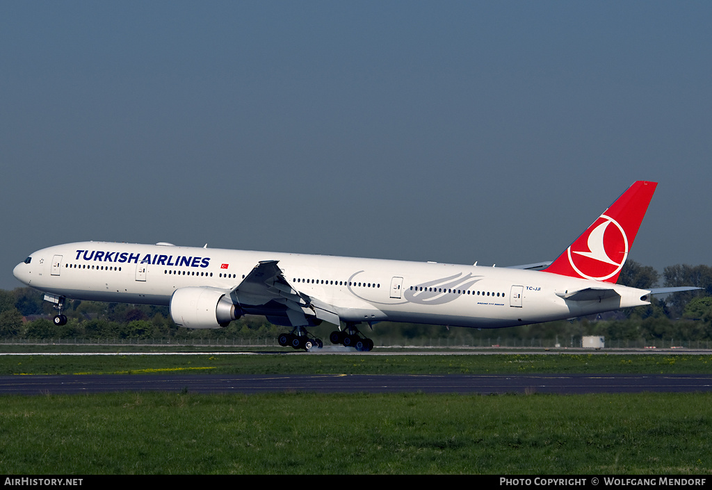 Aircraft Photo of TC-JJI | Boeing 777-3F2/ER | Turkish Airlines | AirHistory.net #522989