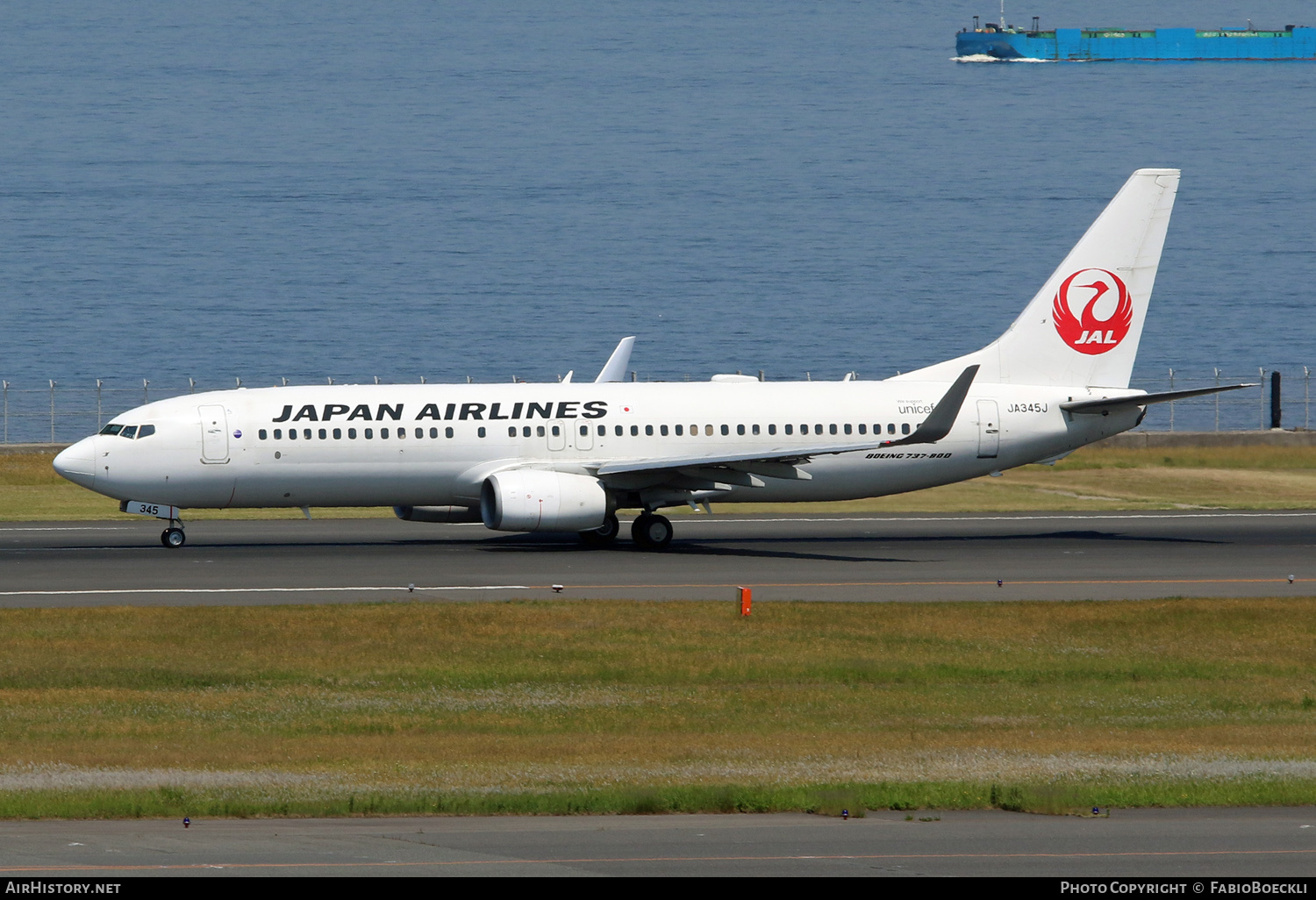 Aircraft Photo of JA345J | Boeing 737-846 | Japan Airlines - JAL | AirHistory.net #523072
