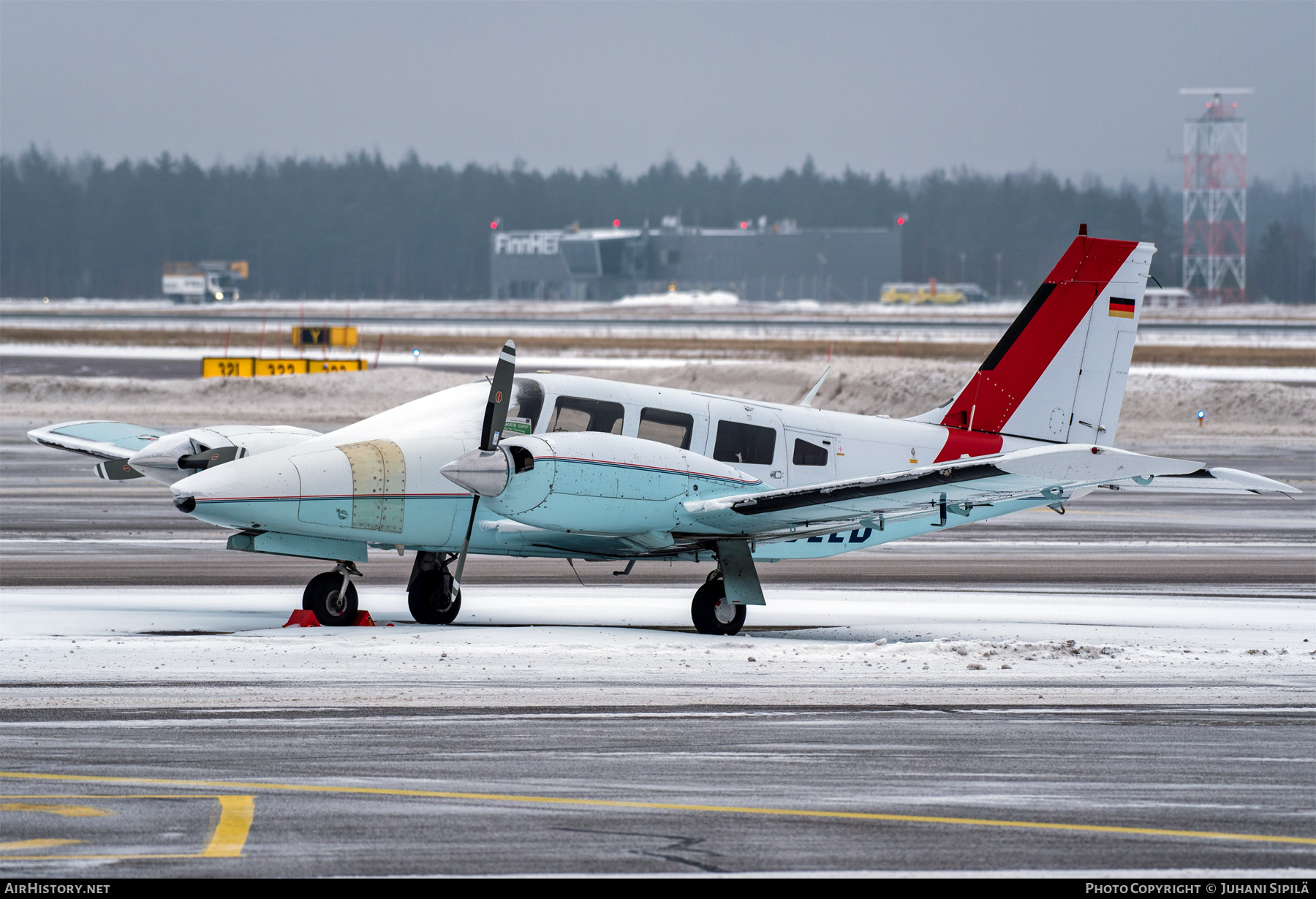 Aircraft Photo of D-GELD | Piper PA-34-200T Seneca II | AirHistory.net #523076