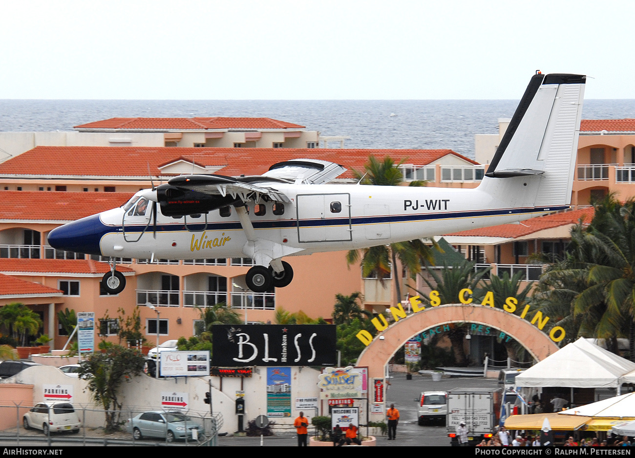 Aircraft Photo of PJ-WIT | De Havilland Canada DHC-6-300 Twin Otter | Winair - Windward Islands Airways | AirHistory.net #523525